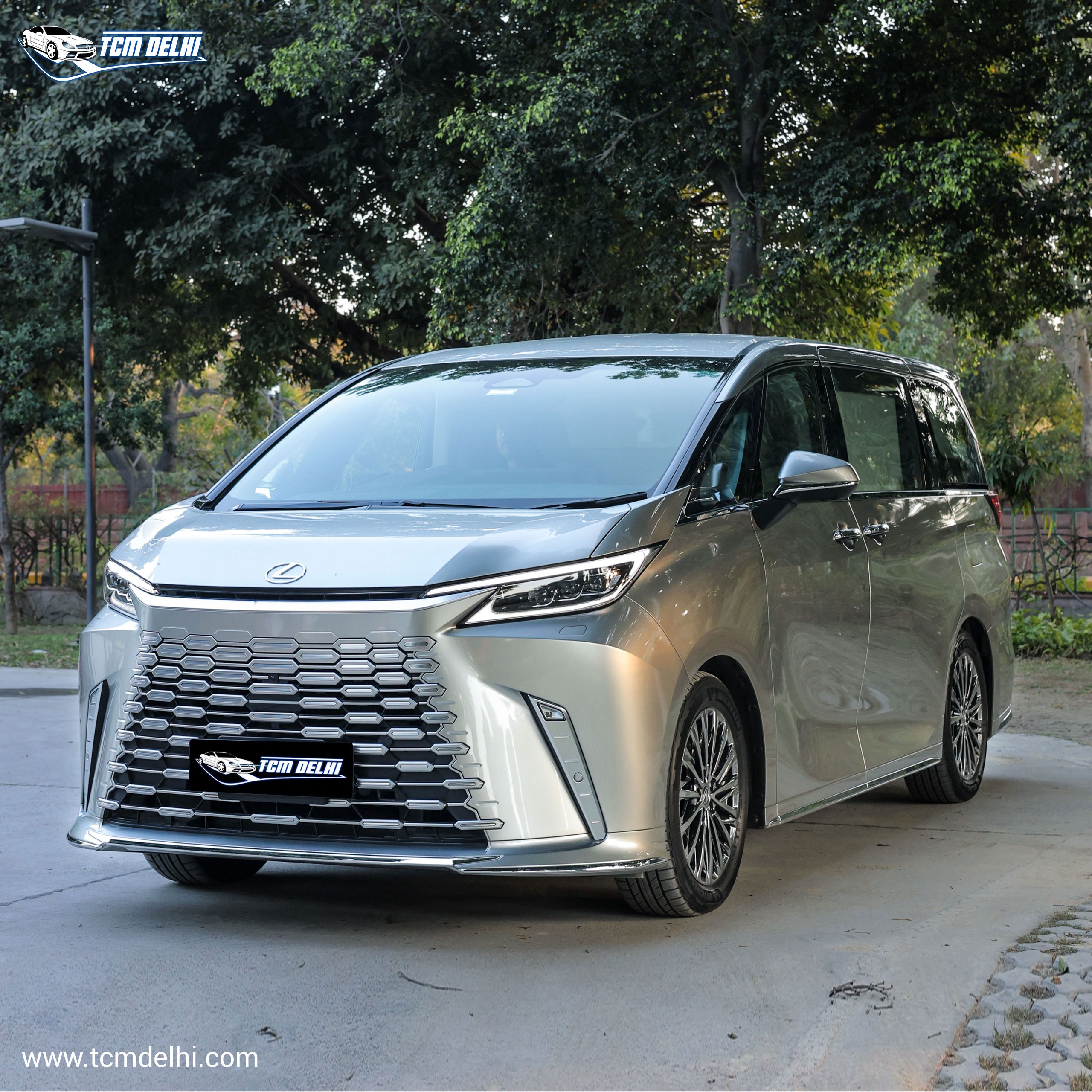 LEXUS LM350h AWD