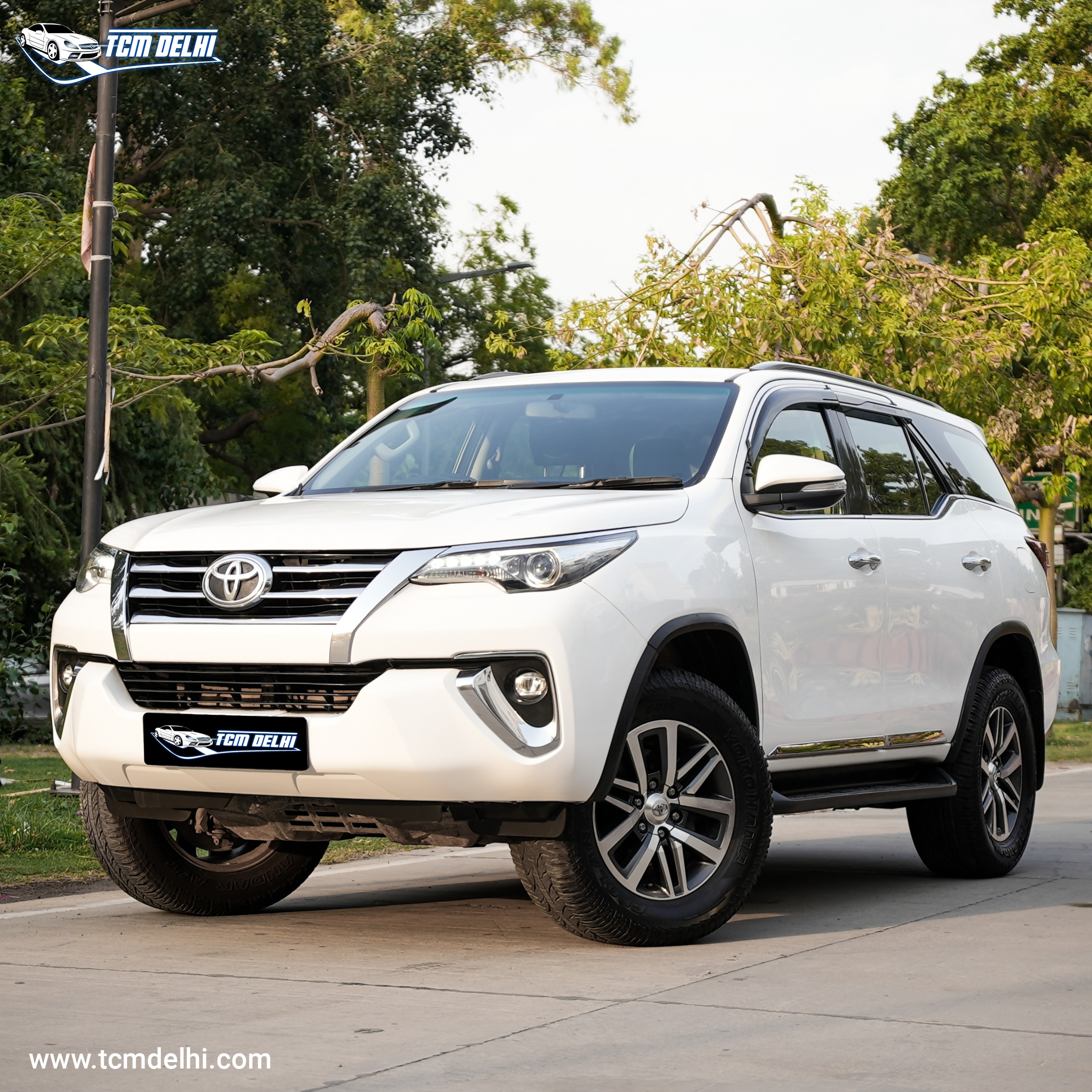 TOYOTA FORTUNER 4X4 AT