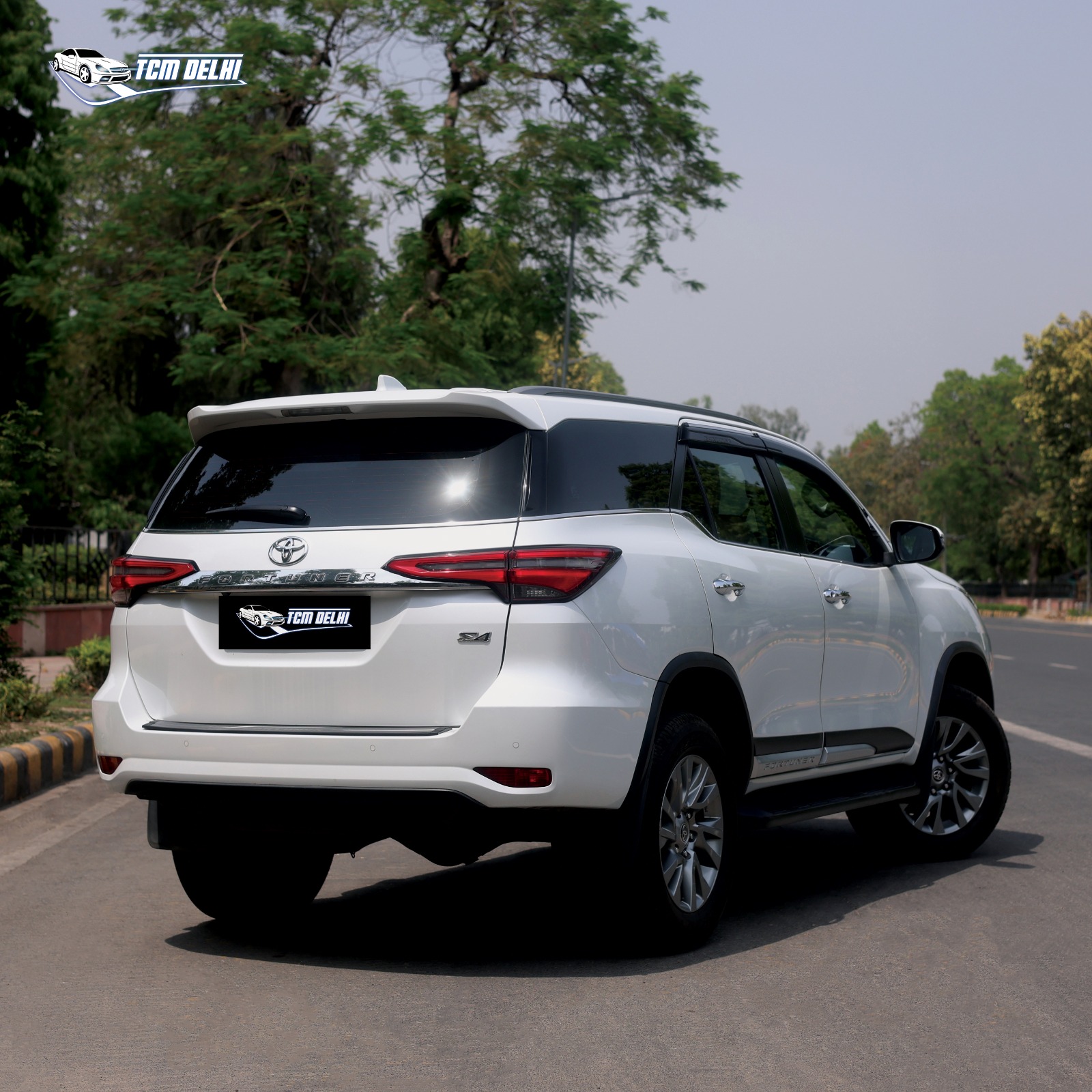 TOYOTA FORTUNER 4X4 AT