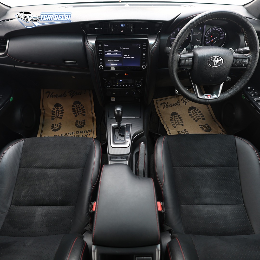 TOYOTA FORTUNER GR SPORTS 4X4 AT