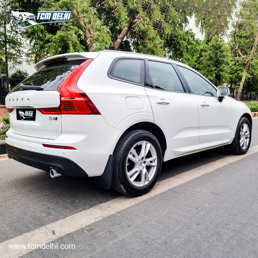 VOLVO XC60 D4 MOMENTUM