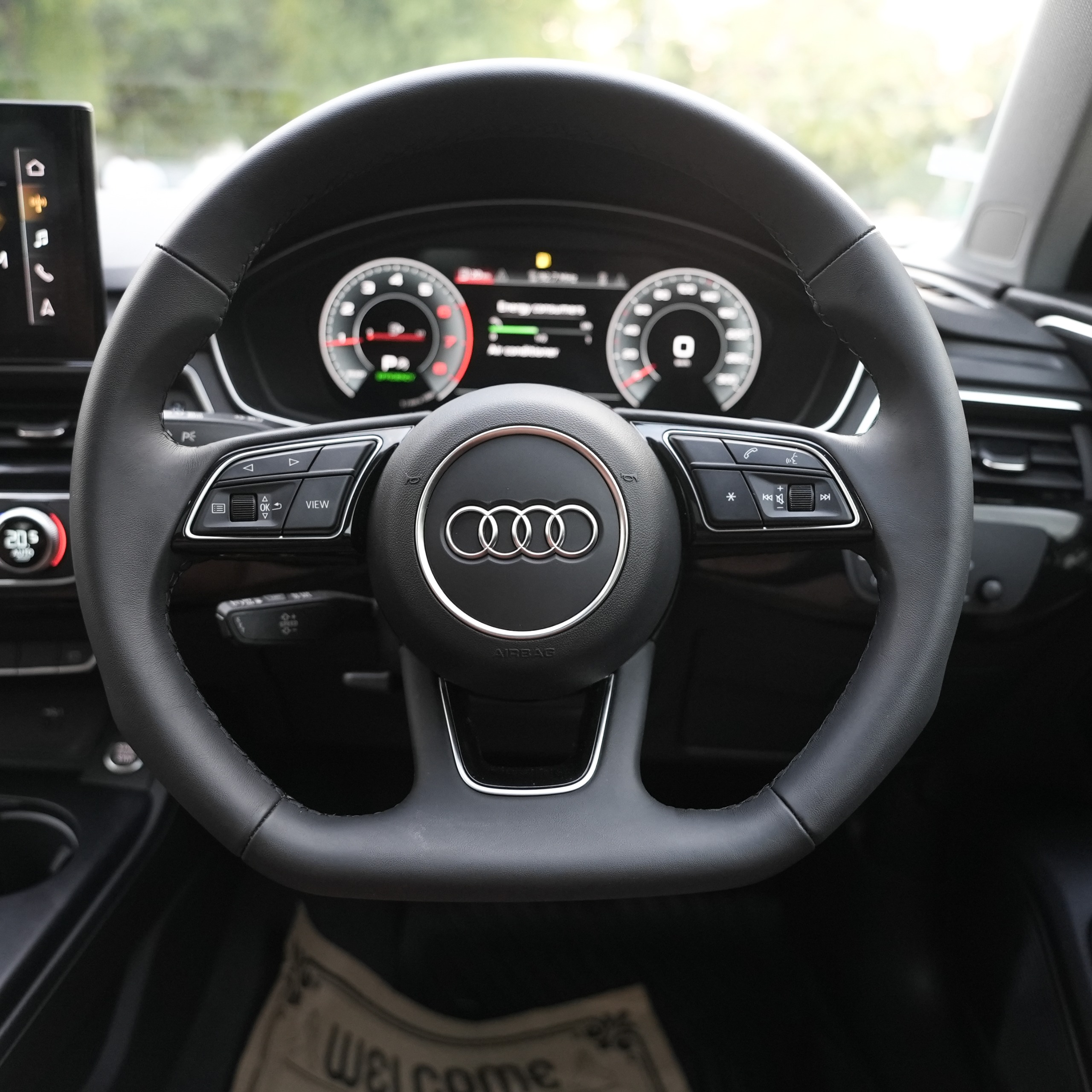 AUDI A4 40 TFSI TECHNOLOGY