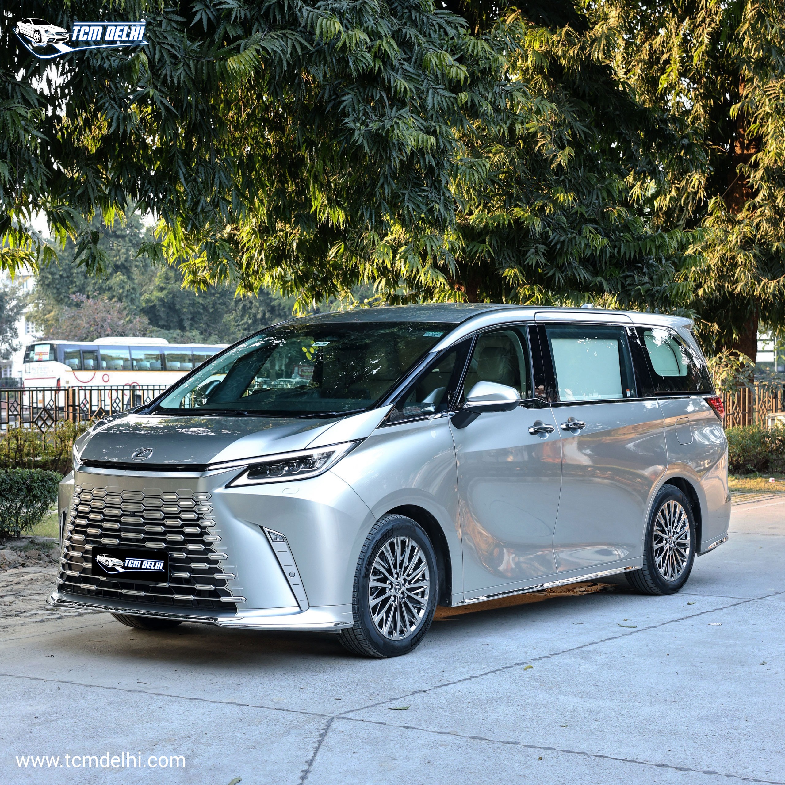 LEXUS LM350h AWD