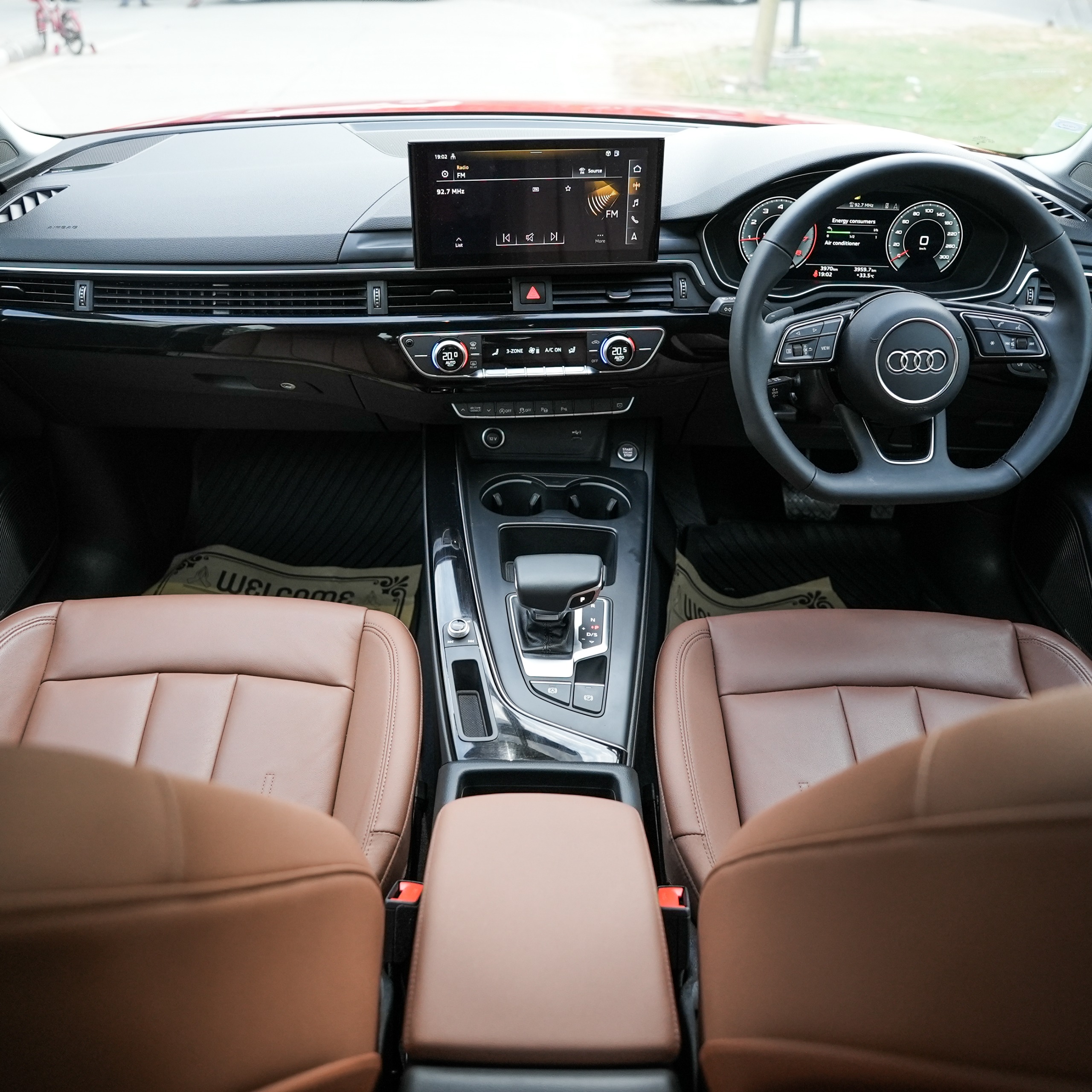AUDI A4 40 TFSI TECHNOLOGY