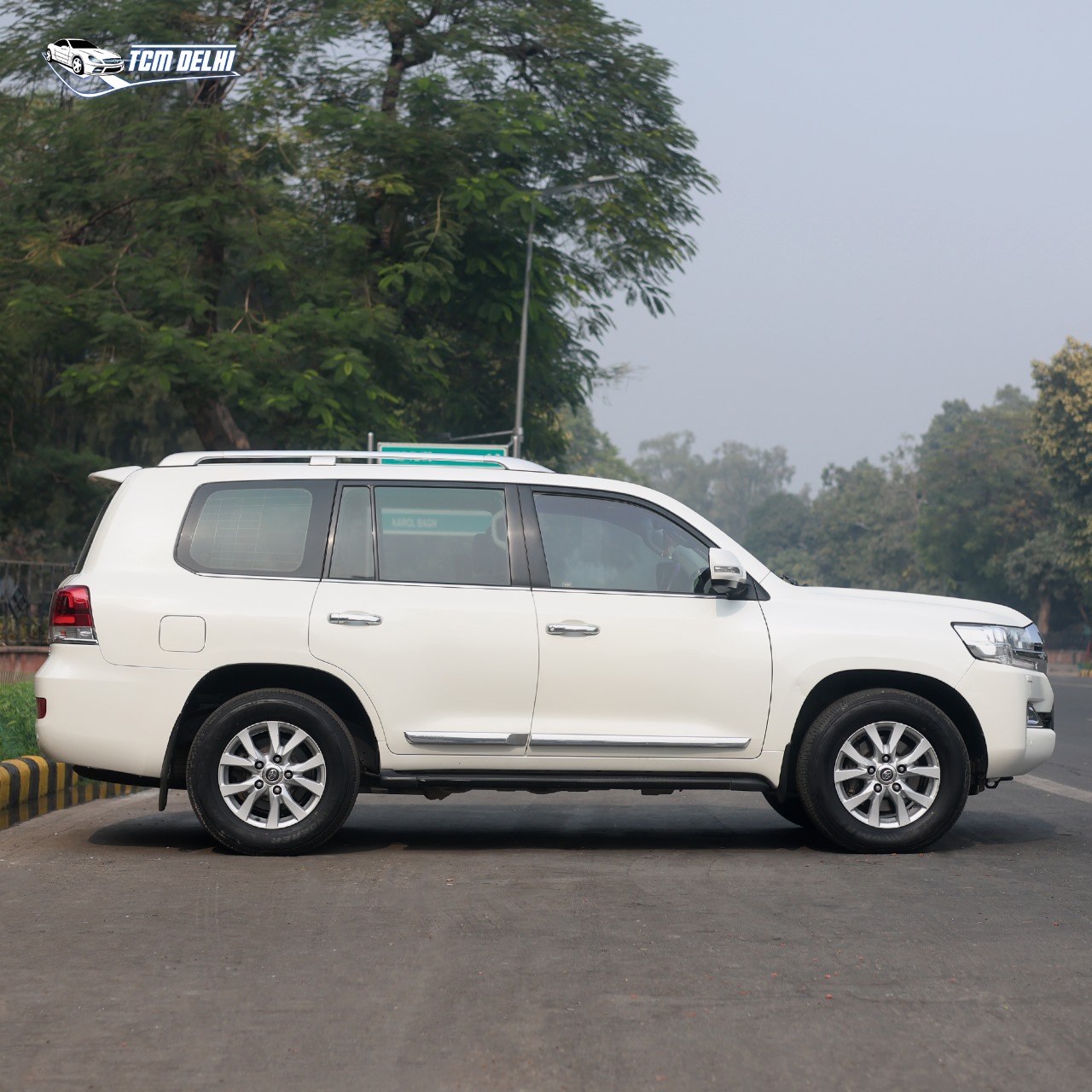 TOYOTA LAND CRUISER VX200