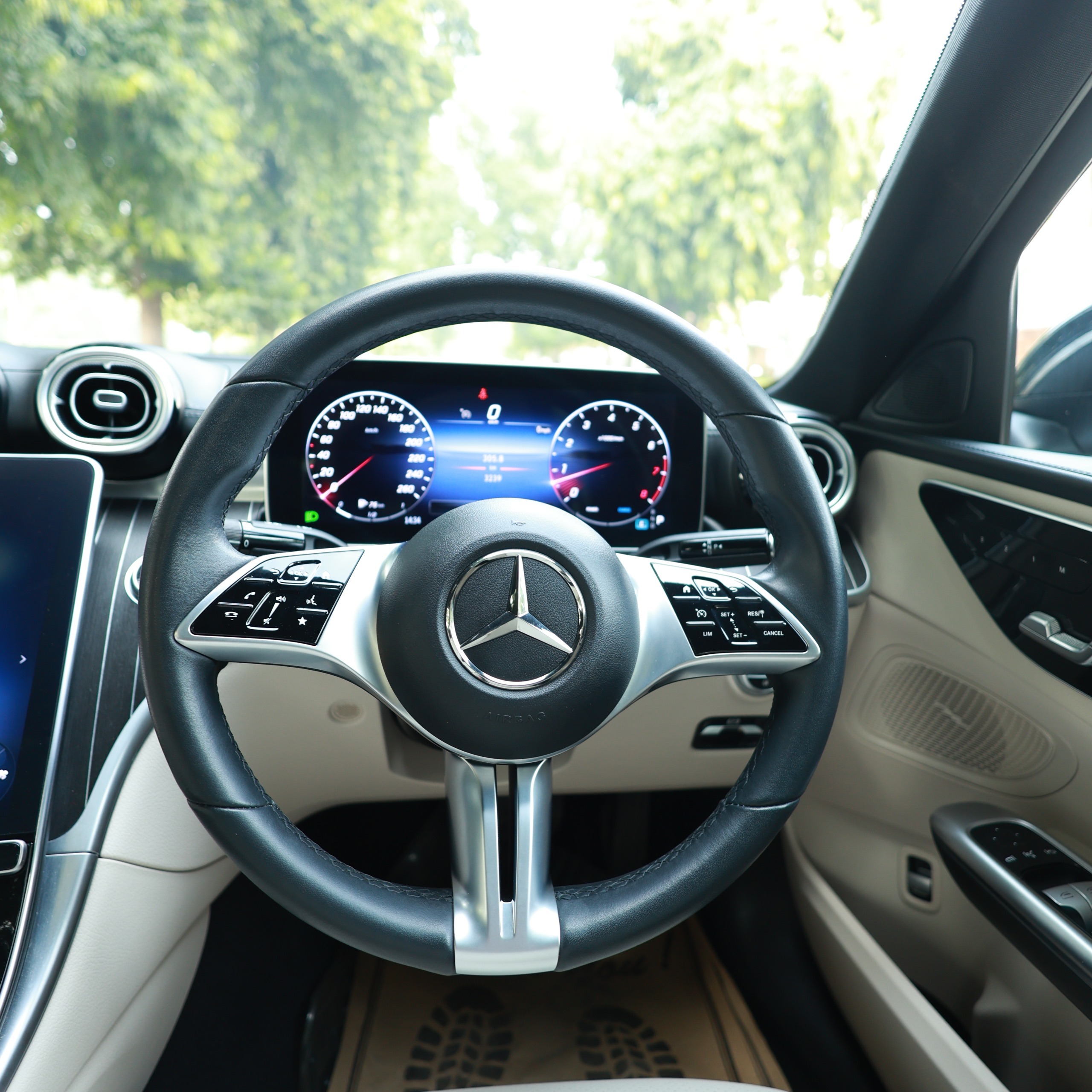 MERCEDES BENZ C200