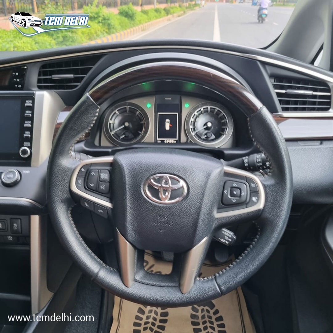 TOYOTA INNOVA ZX A/T