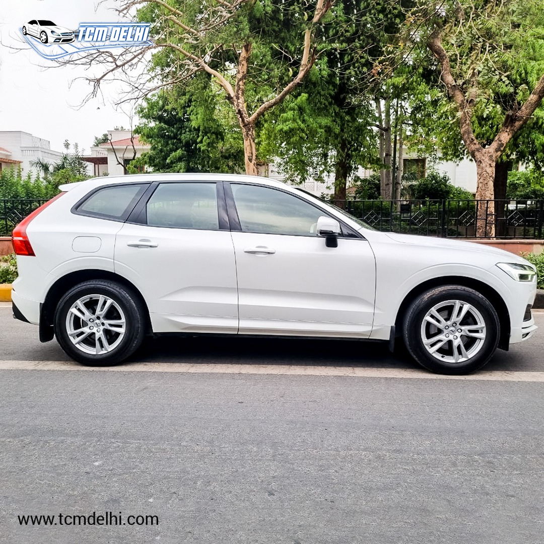 VOLVO XC60 D4 MOMENTUM