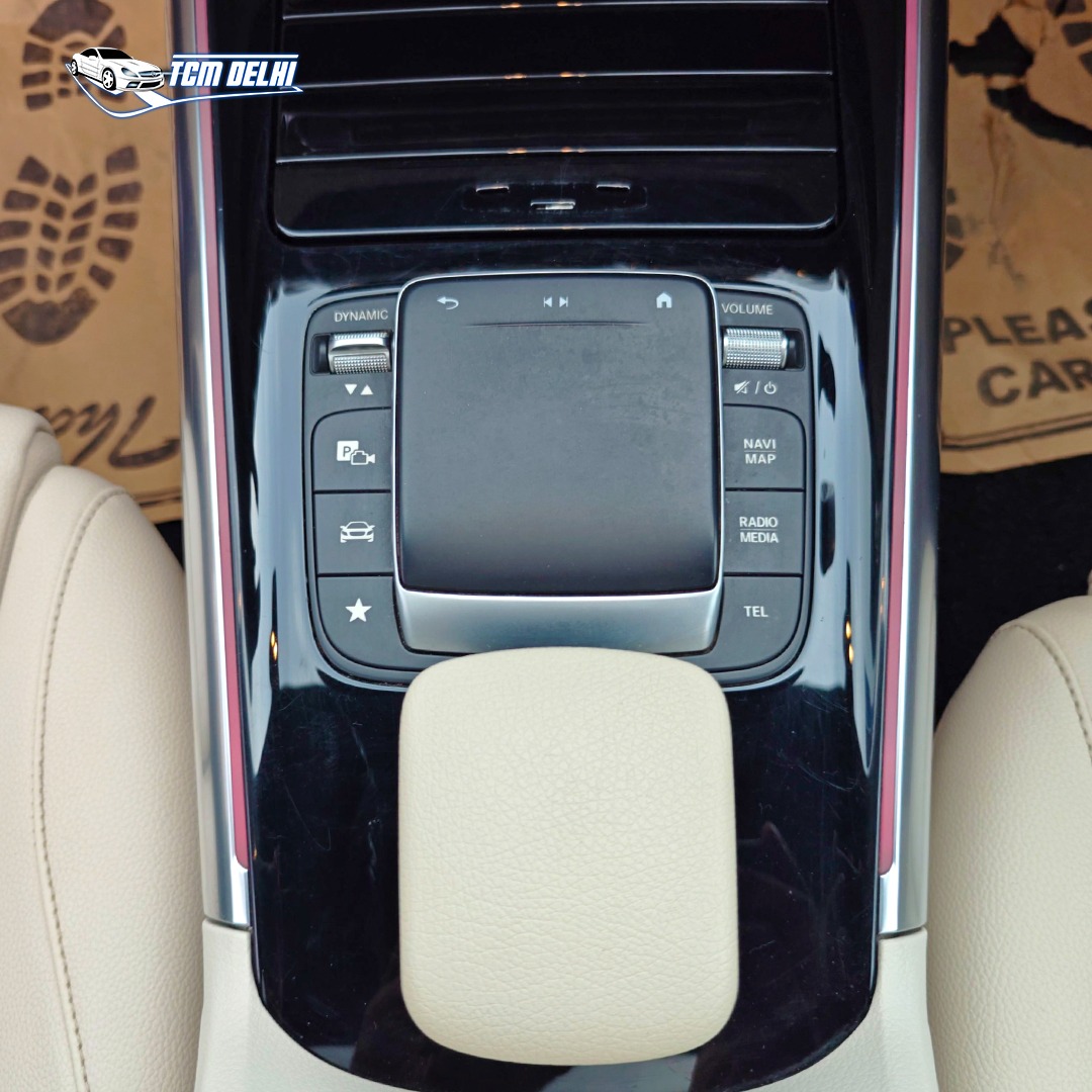 MERCEDES BENZ GLA200 PETROL
