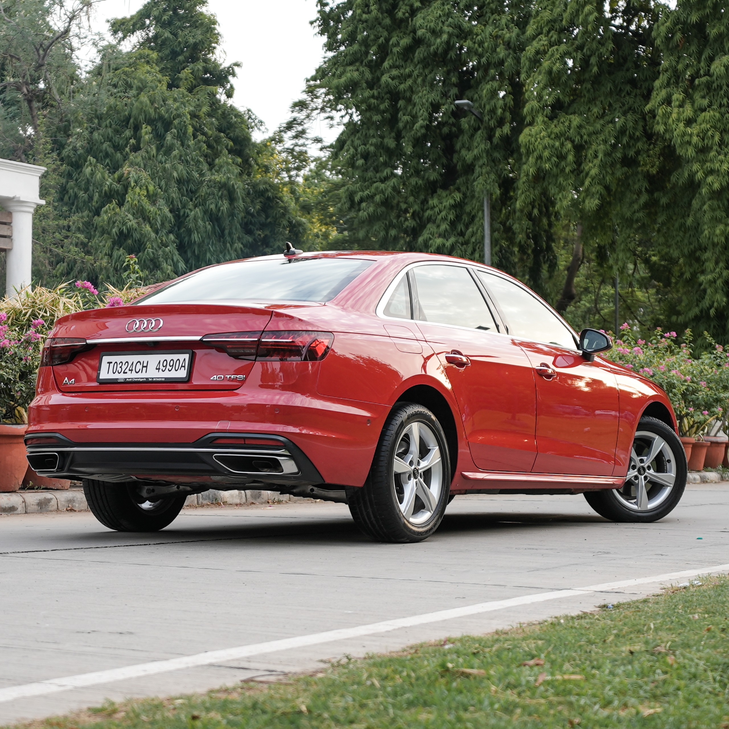 AUDI A4 40 TFSI TECHNOLOGY