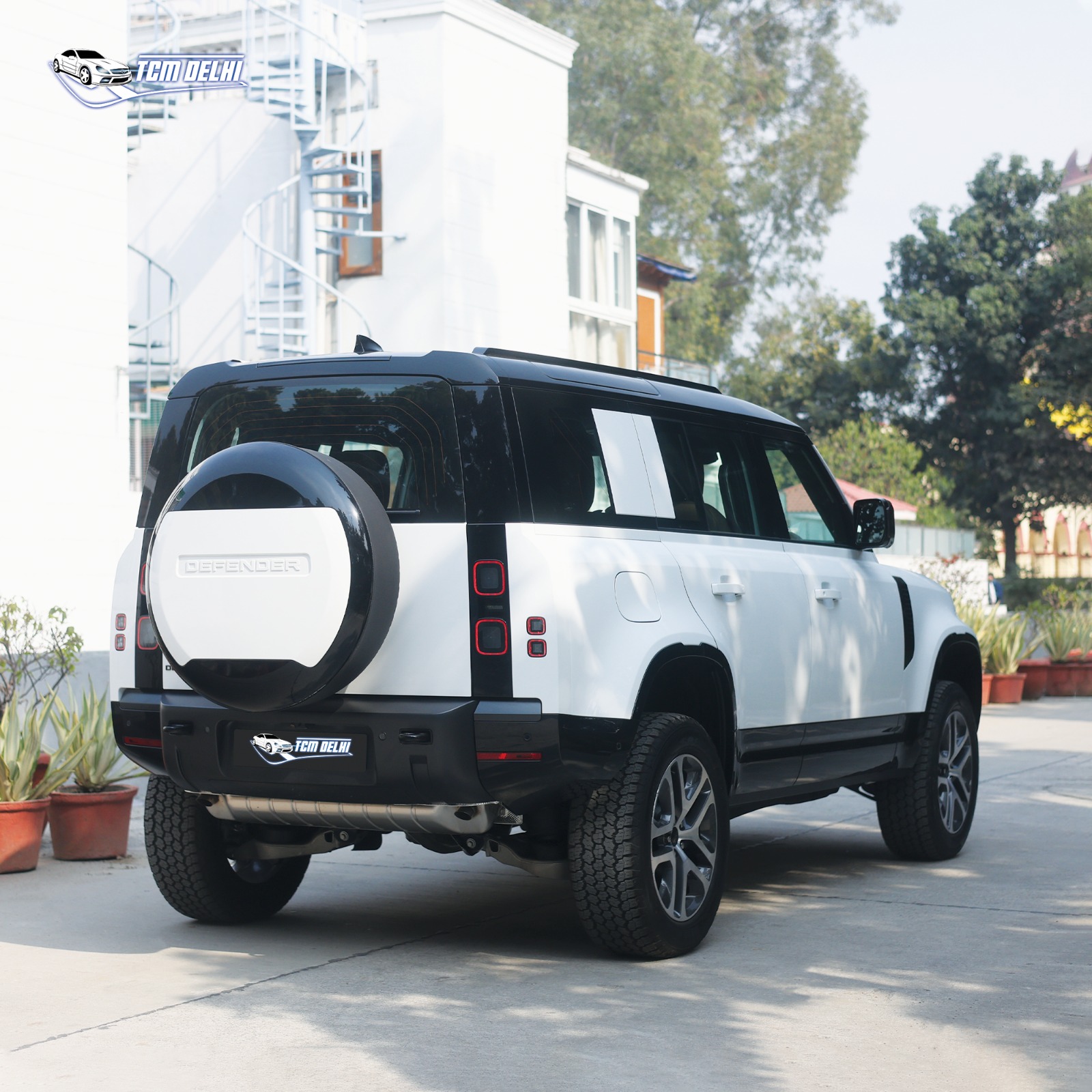 LAND ROVER DEFENDER PS300 XDYNAMIC HSE