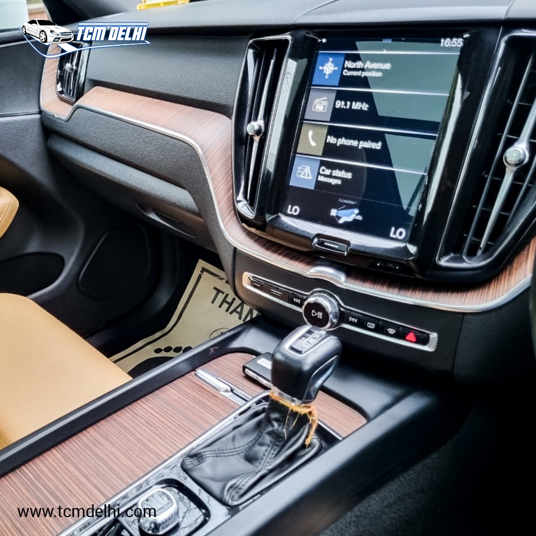 VOLVO XC60 D4 MOMENTUM