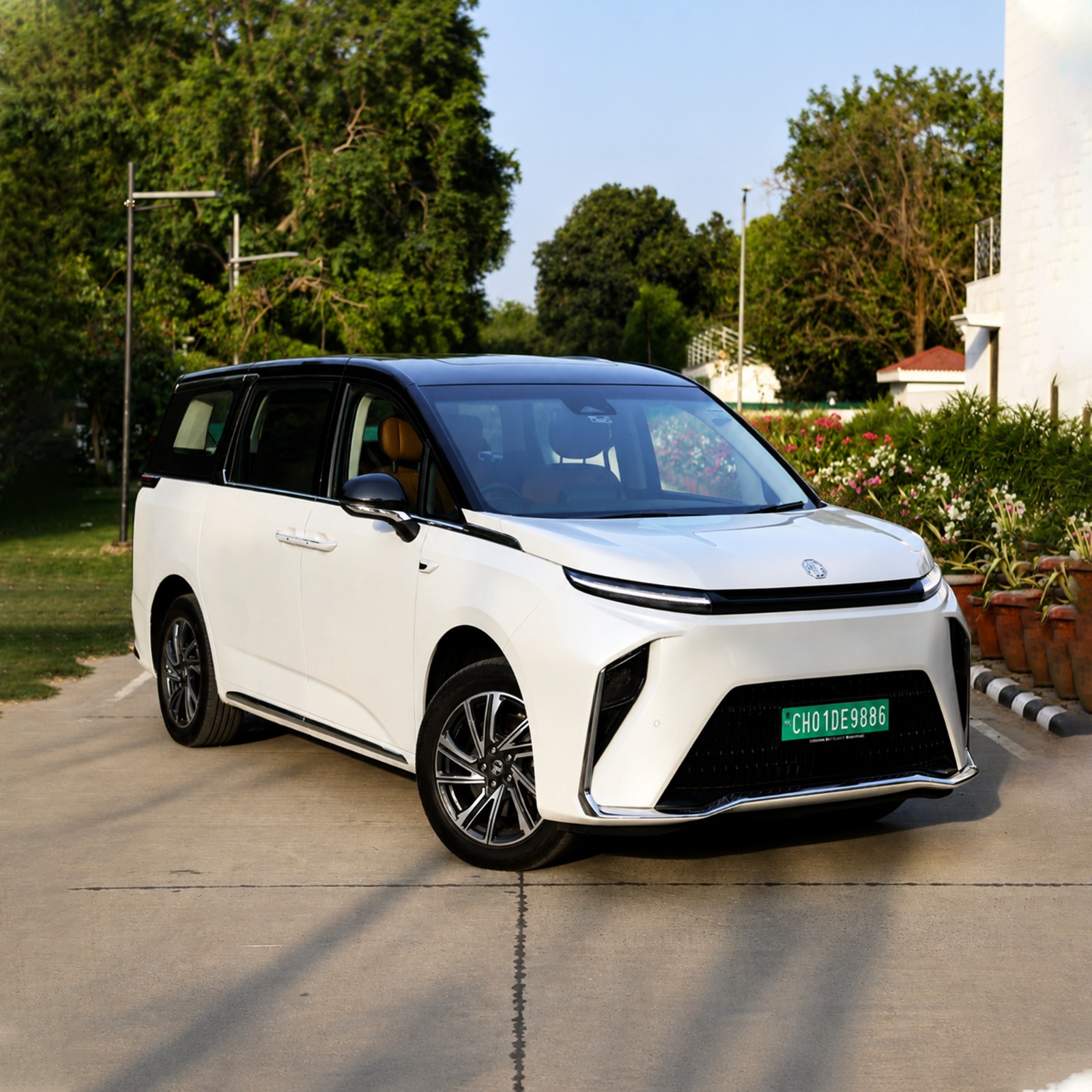 MG M9 EV ELECTRIC