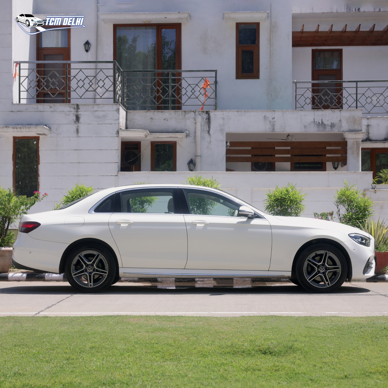 MERCEDES BENZ E200