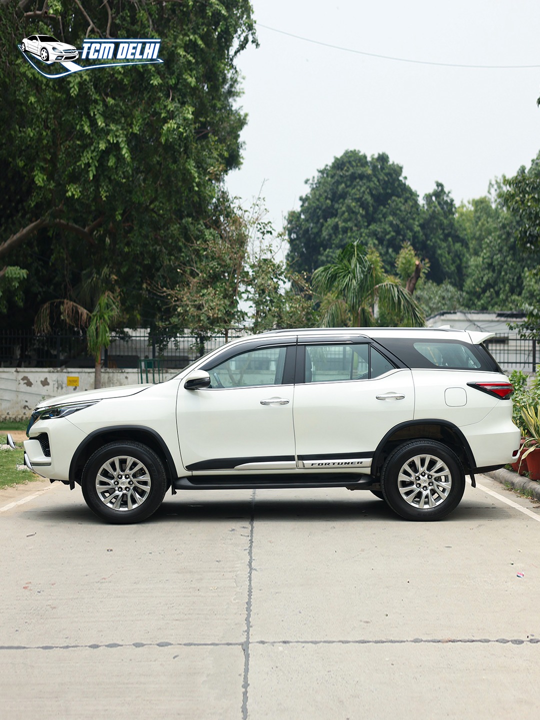 TOYOTA FORTUNER 4X2 AUTOMATIC