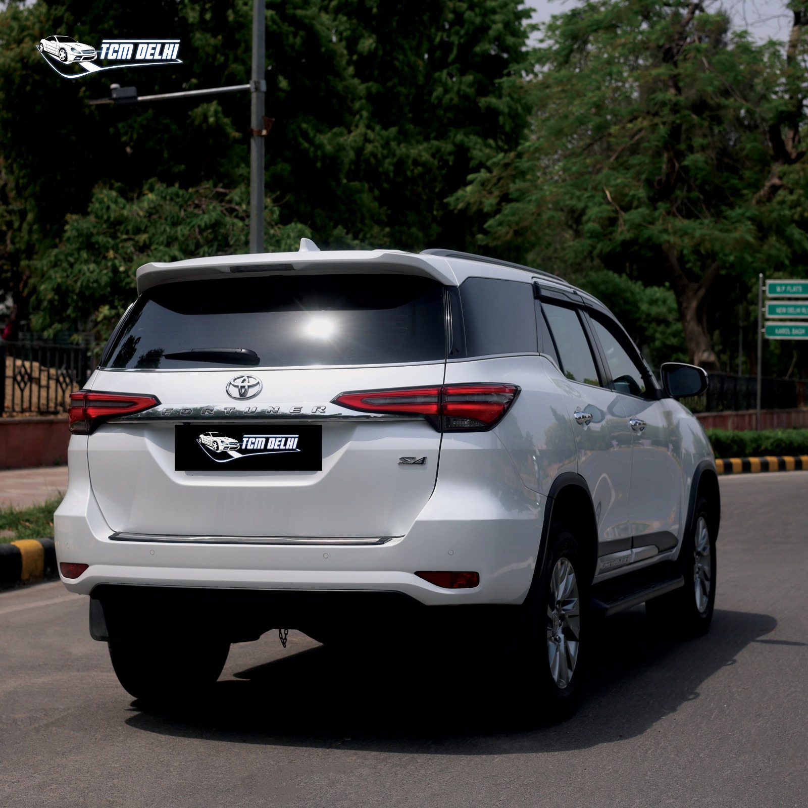 TOYOTA FORTUNER 4X4 AT