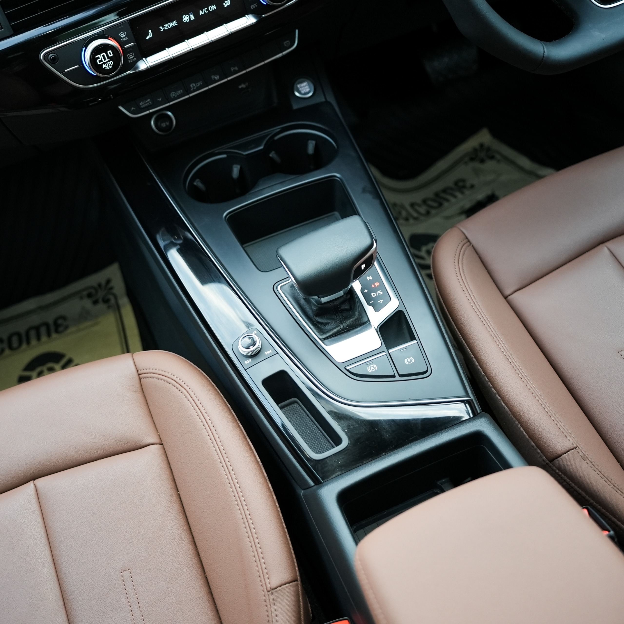 AUDI A4 40 TFSI TECHNOLOGY