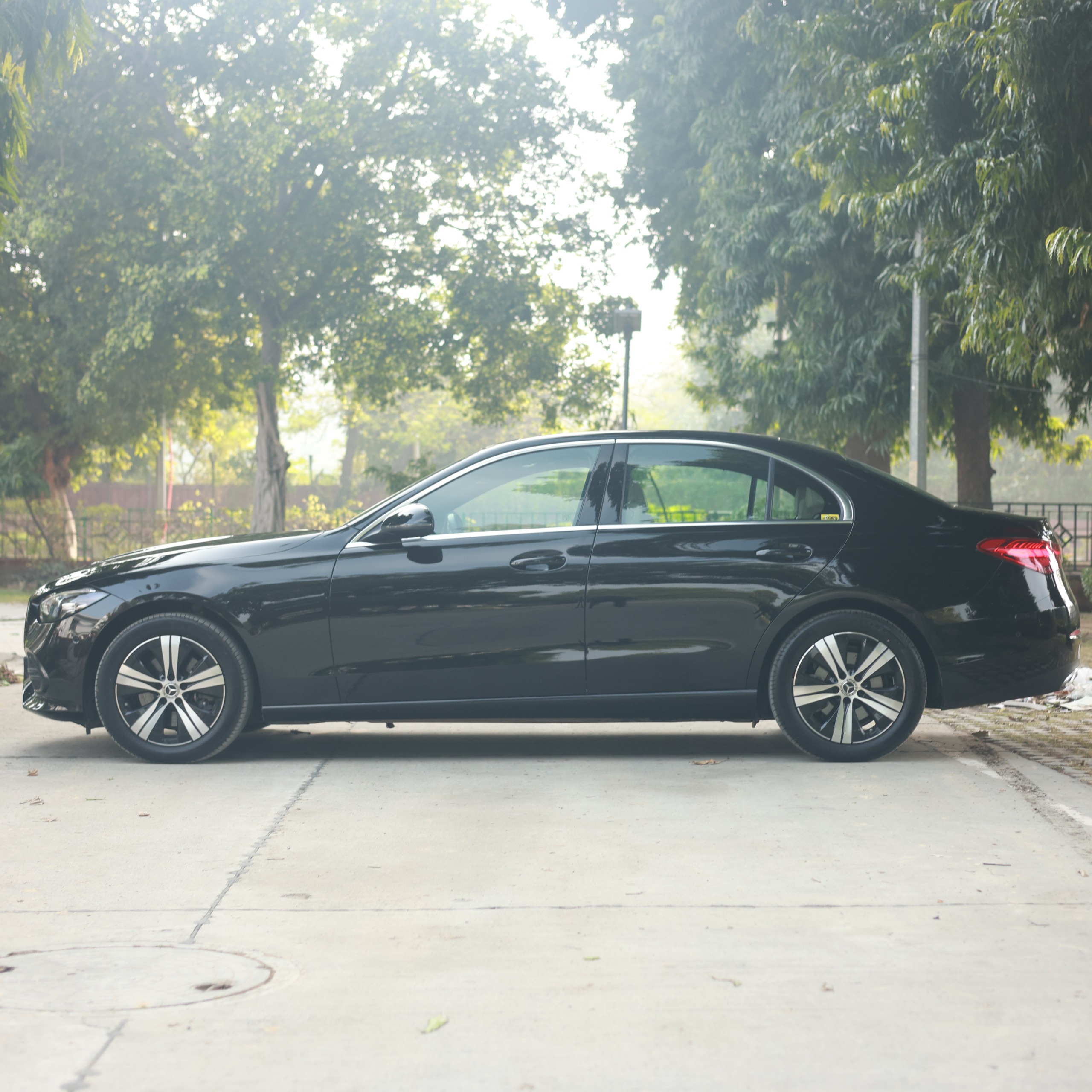 MERCEDES BENZ C200