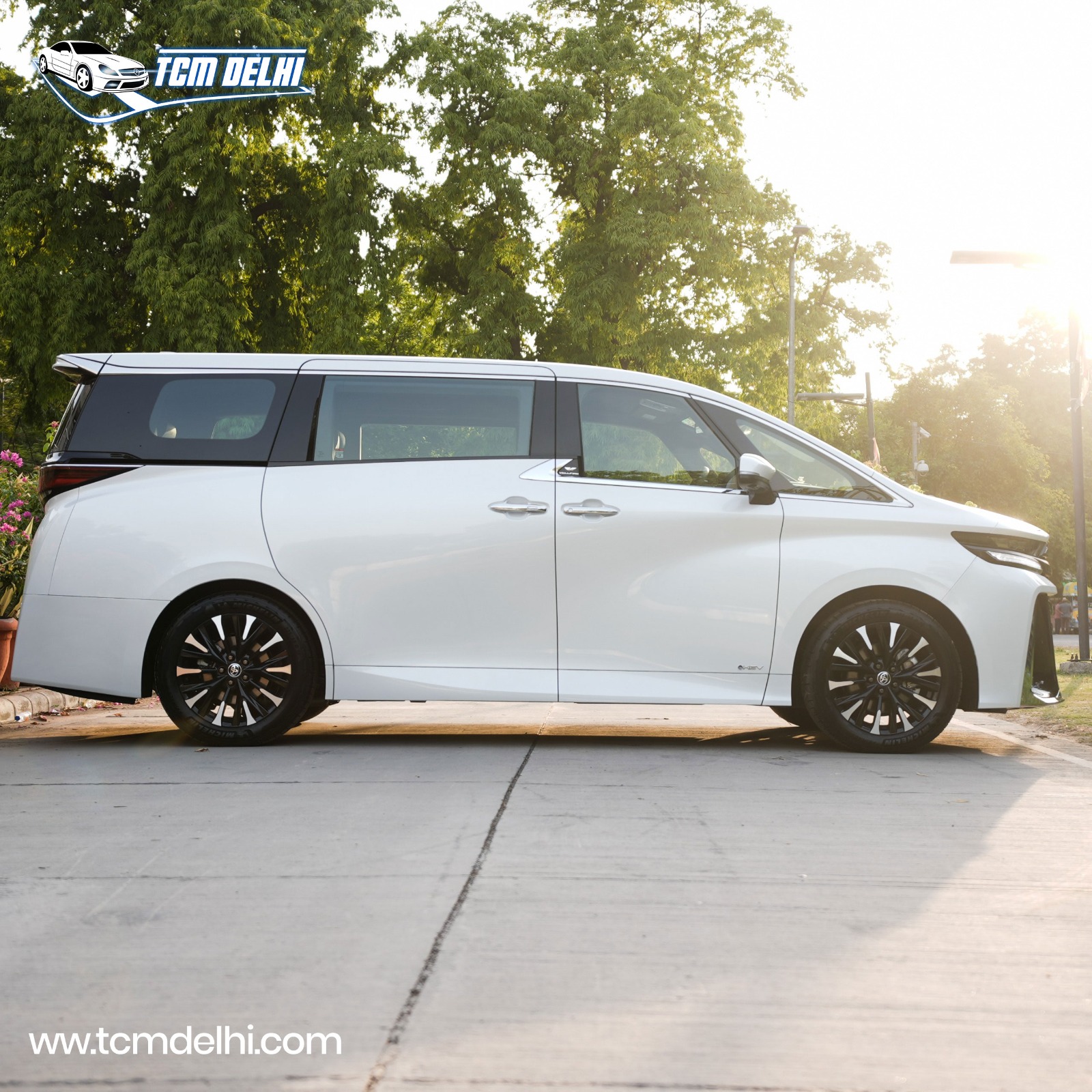 TOYOTA VELLFIRE HYBRID HI