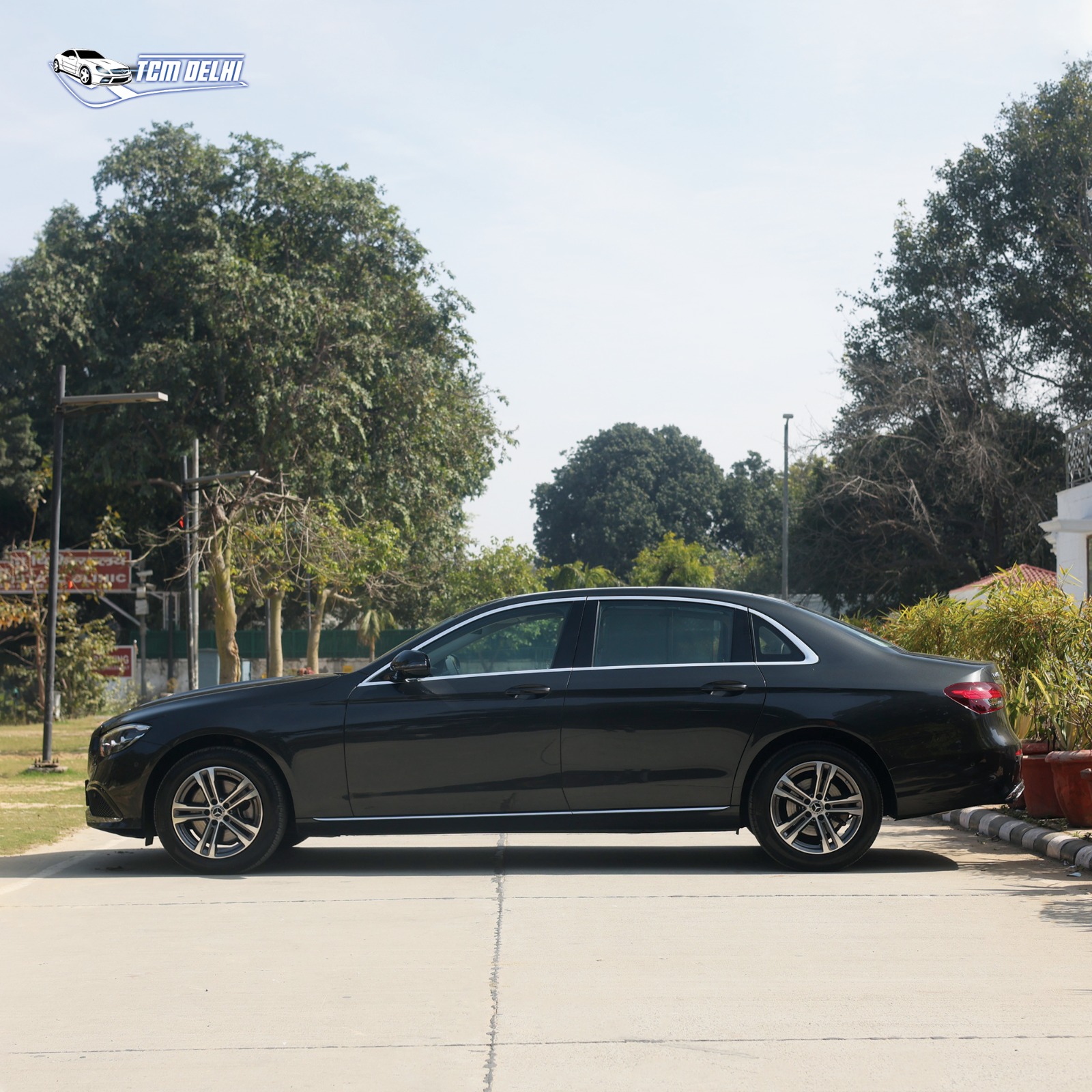 MERCEDES BENZ E200