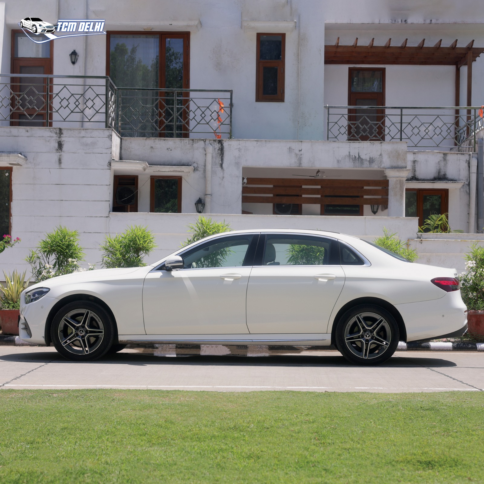 MERCEDES BENZ E200