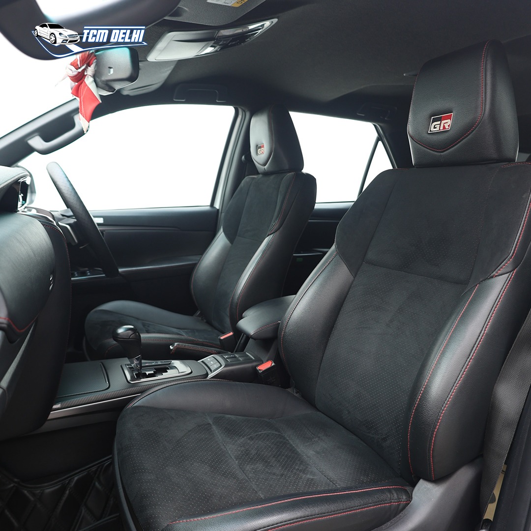 TOYOTA FORTUNER GR SPORTS 4X4 AT