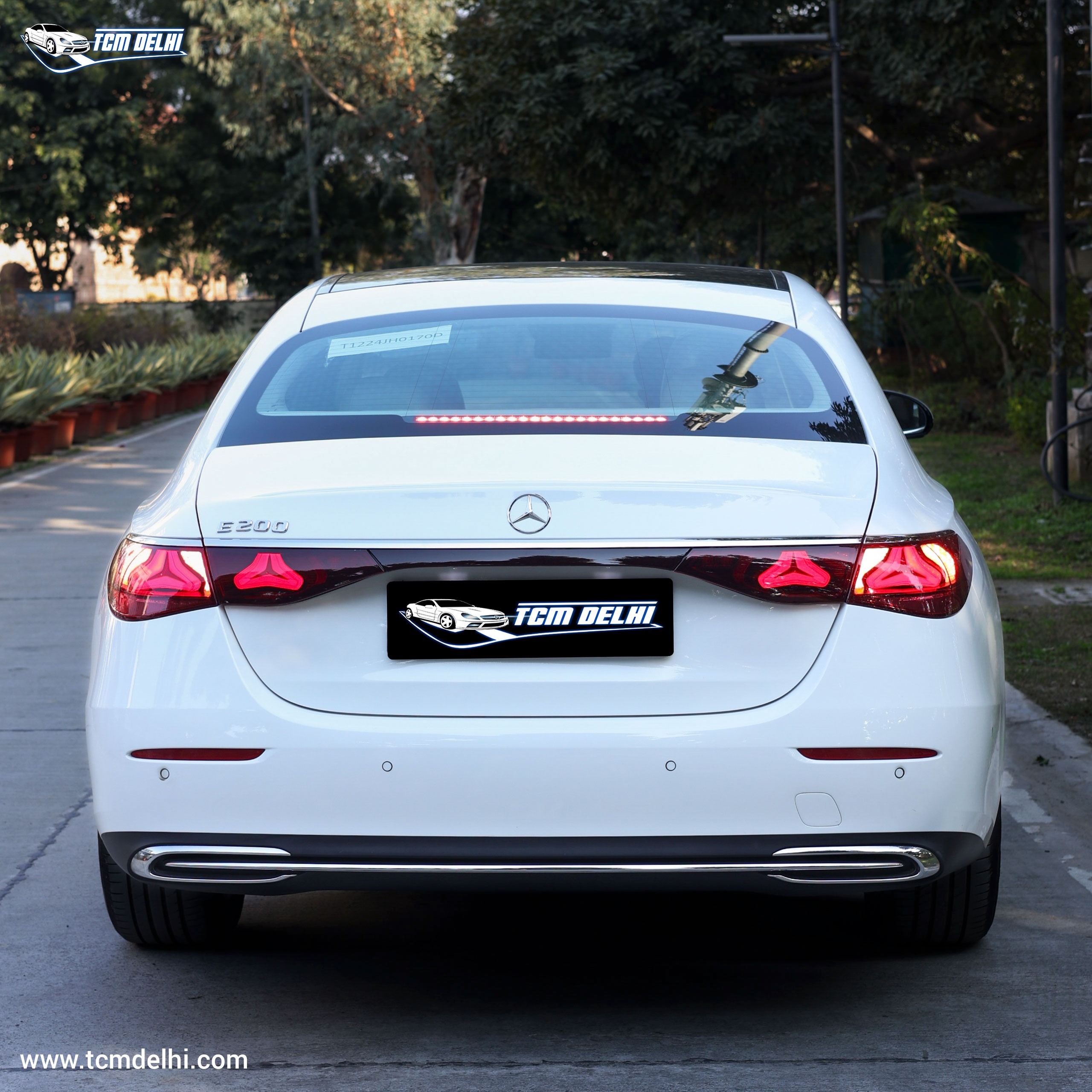 MERCEDES BENZ E200