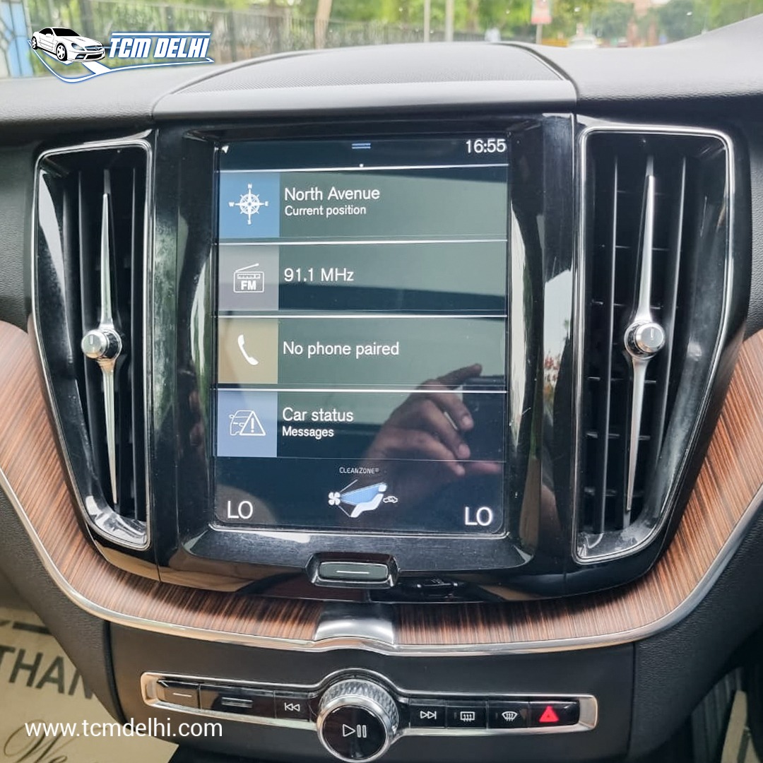 VOLVO XC60 D4 MOMENTUM