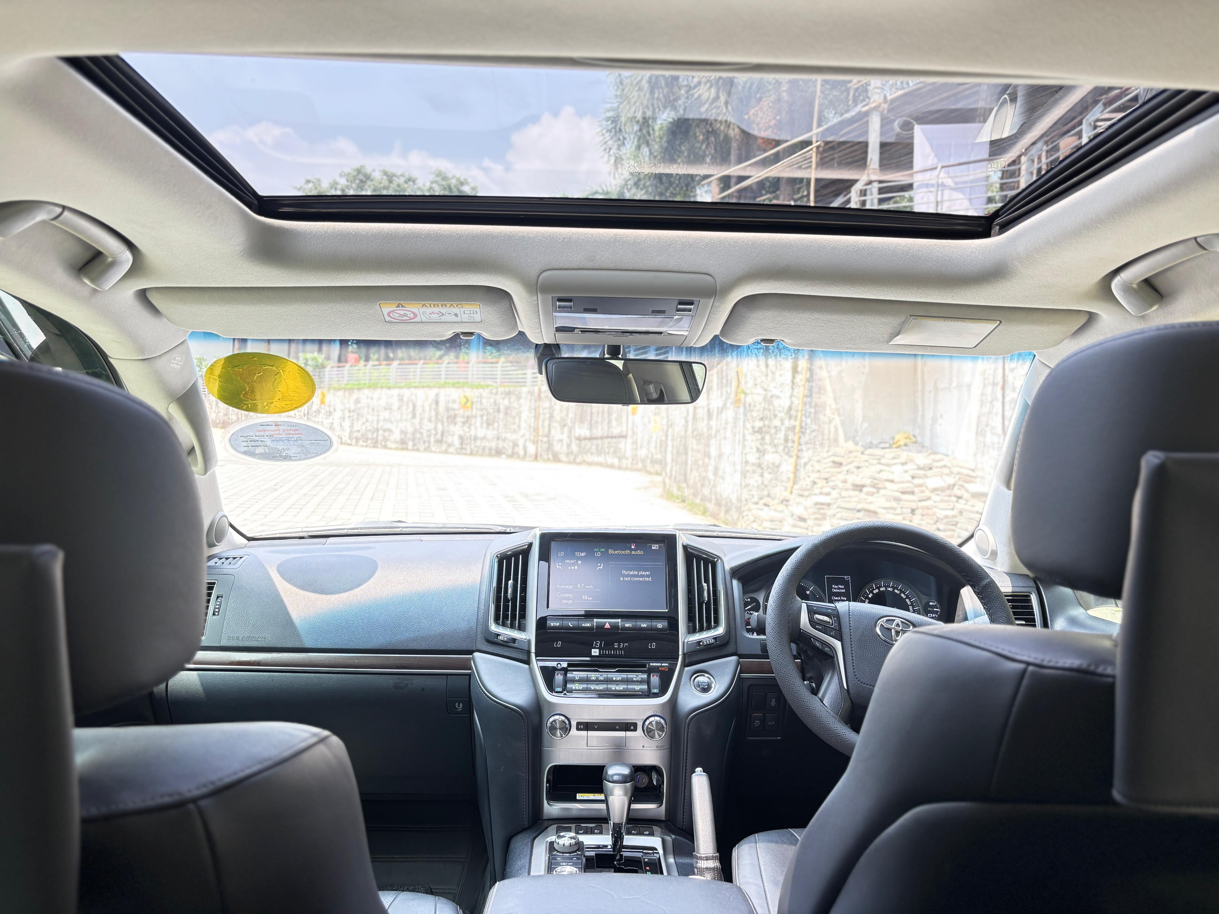 TOYOTA LAND CRUISER 200 VX