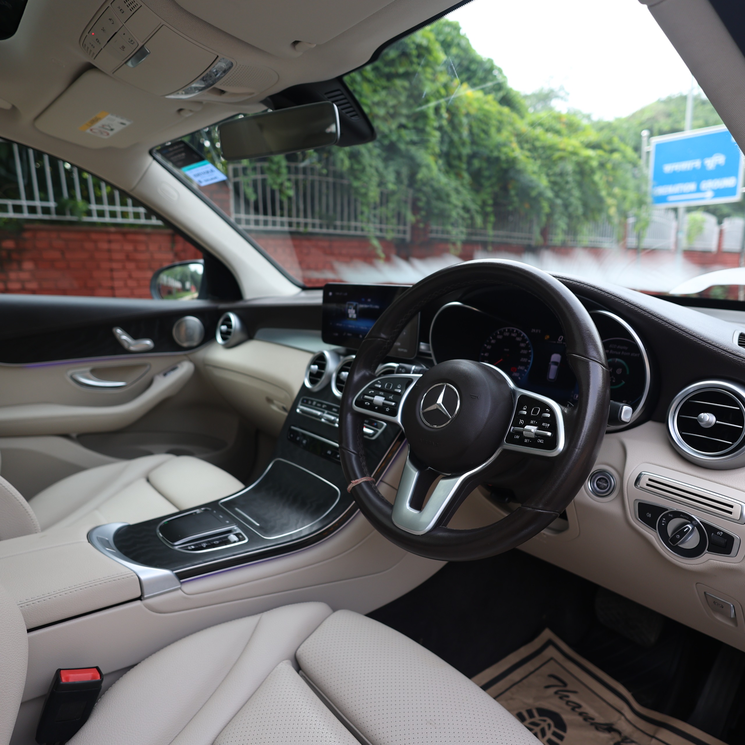 MERCEDES BENZ GLC200