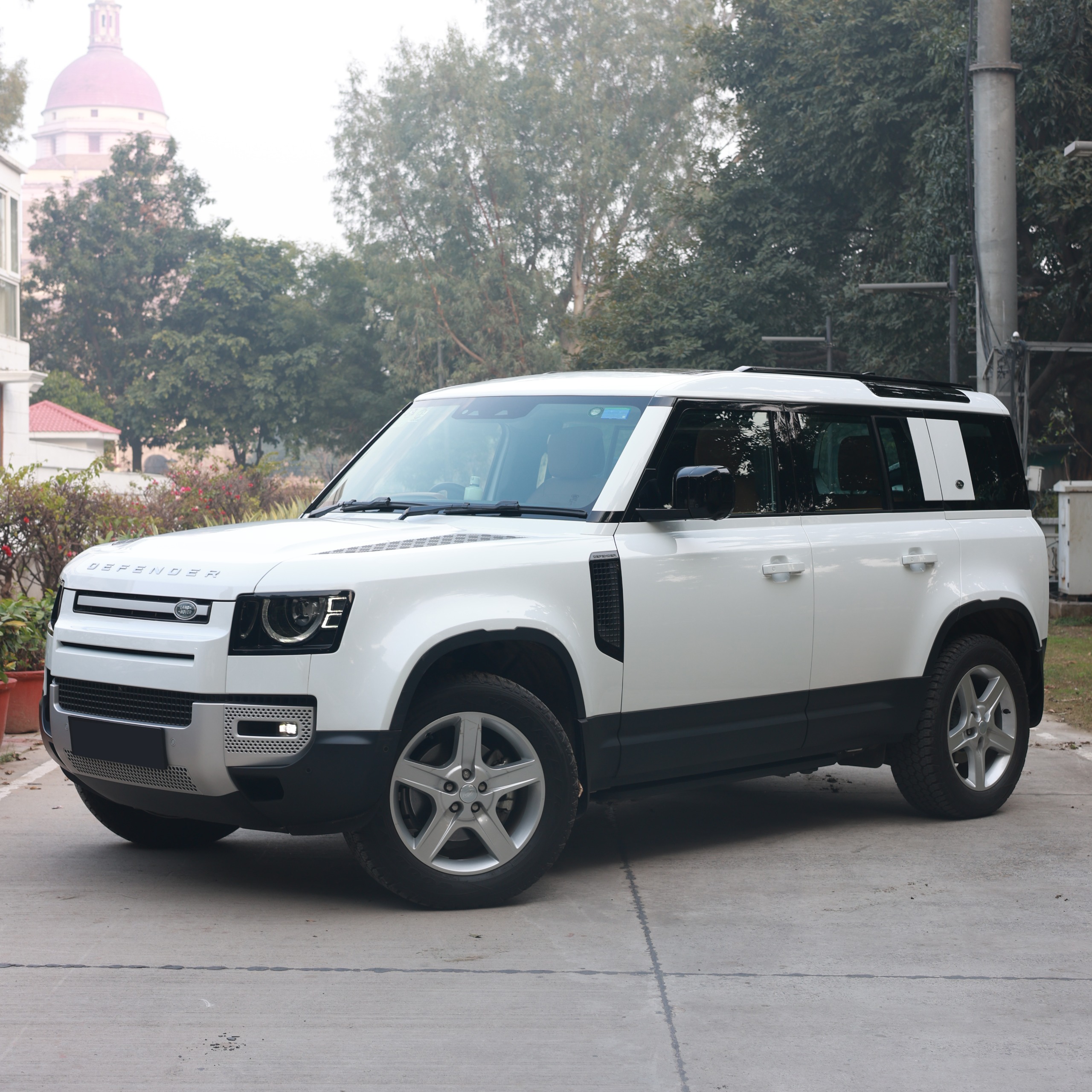 LAND ROVER DEFENDER 2.0 HSE 110PS