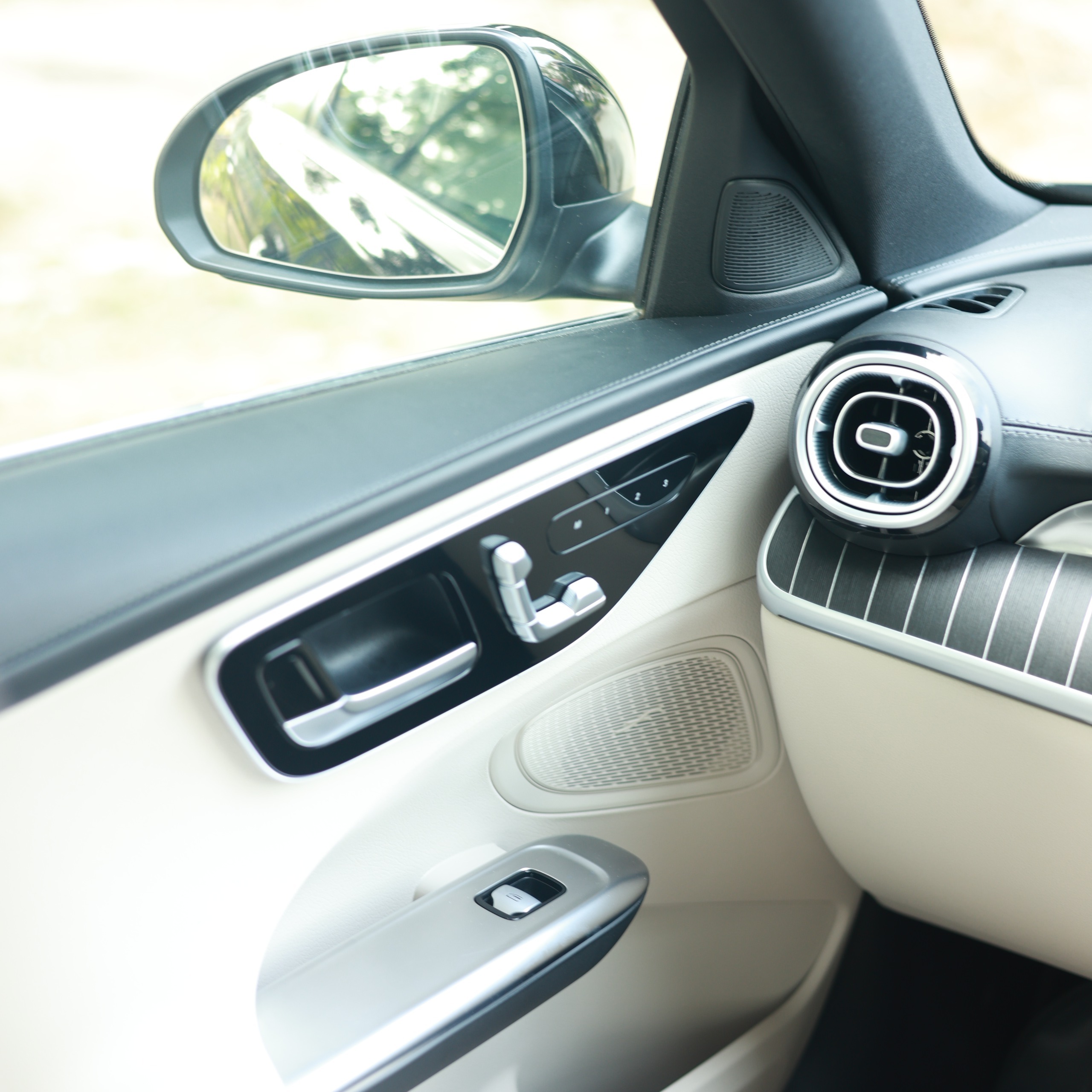 MERCEDES BENZ C200