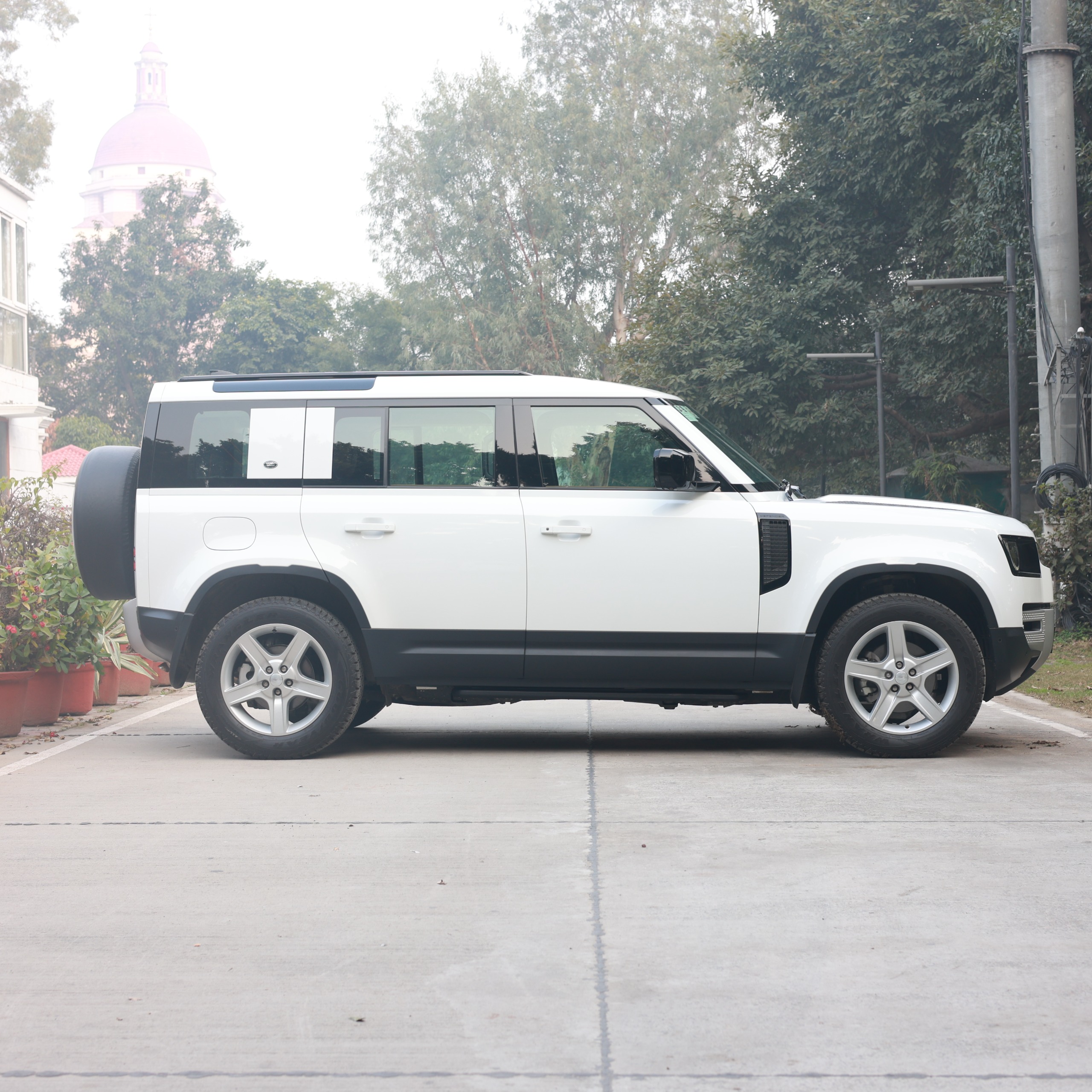 LAND ROVER DEFENDER 2.0 HSE 110PS