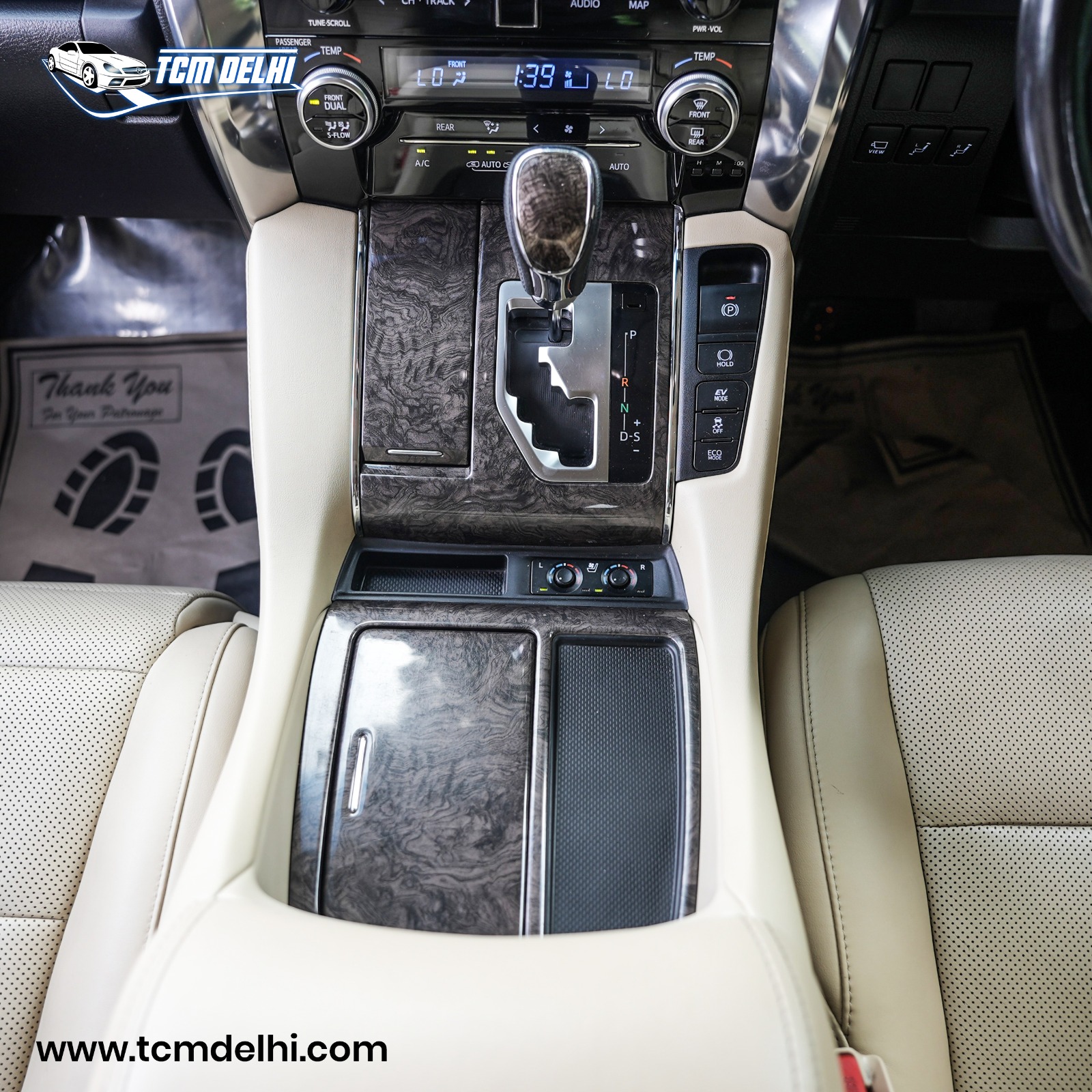 TOYOTA VELLFIRE EXECUTIVE LOUNGE