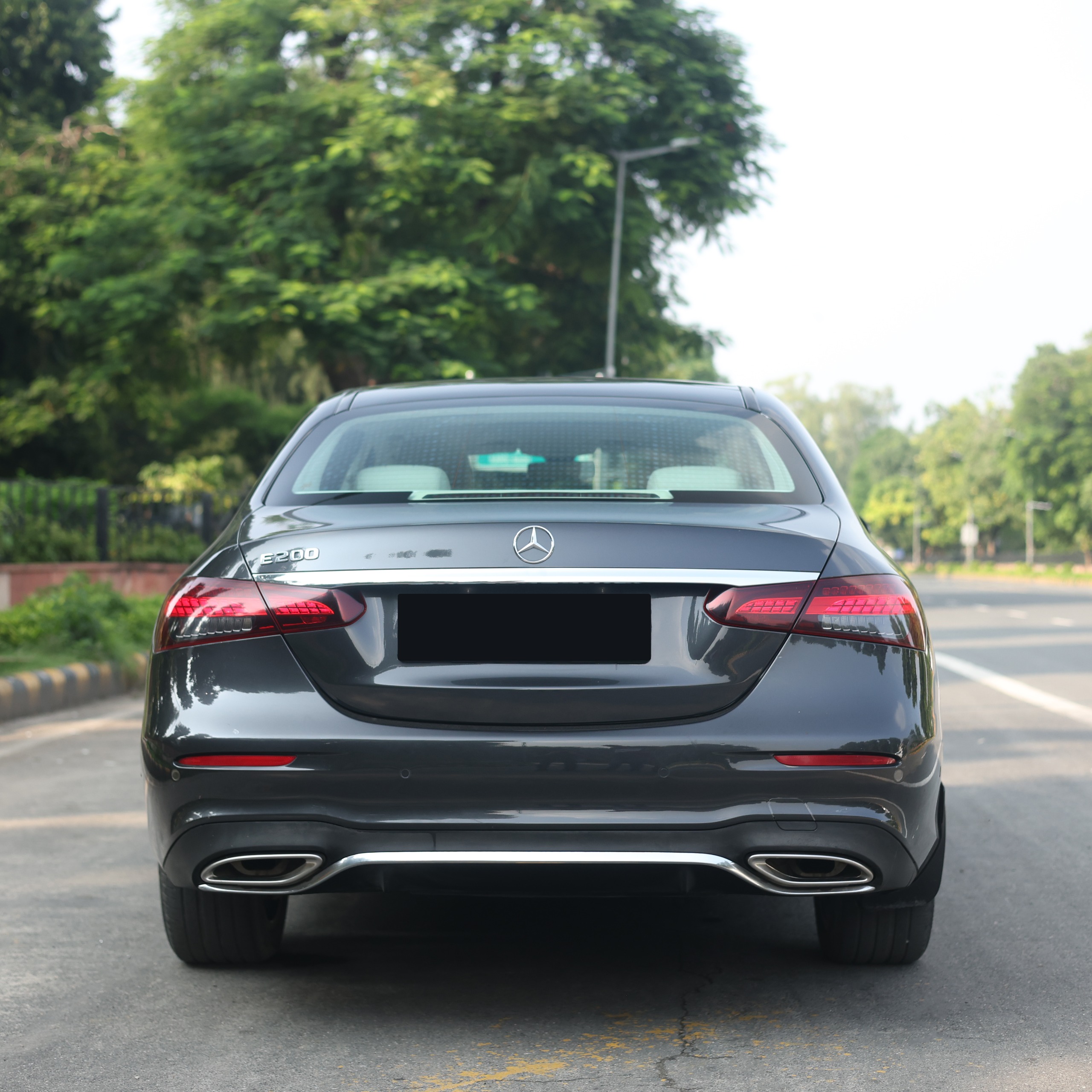 MERCEDES BENZ E200