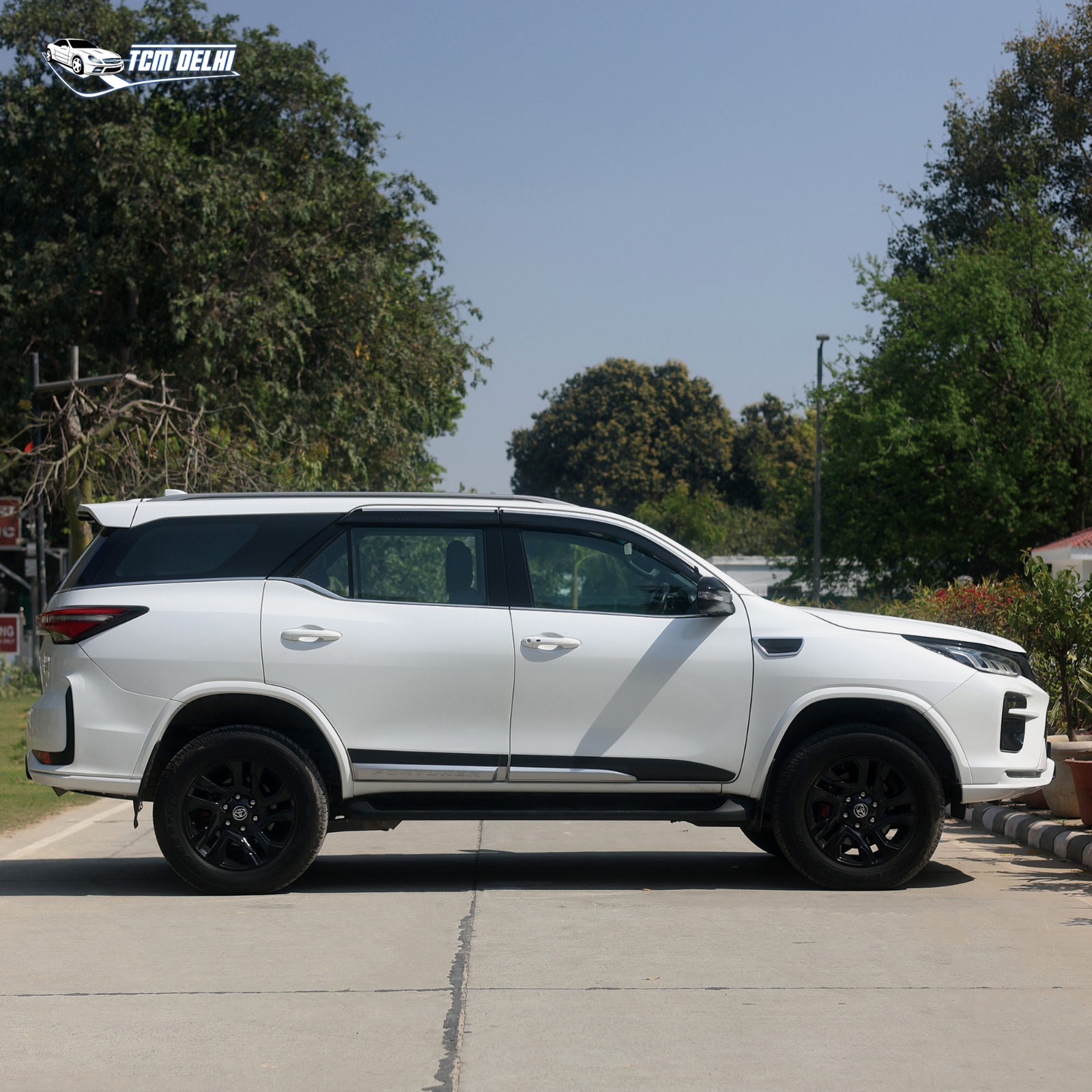 TOYOTA FORTUNER GR SPORT