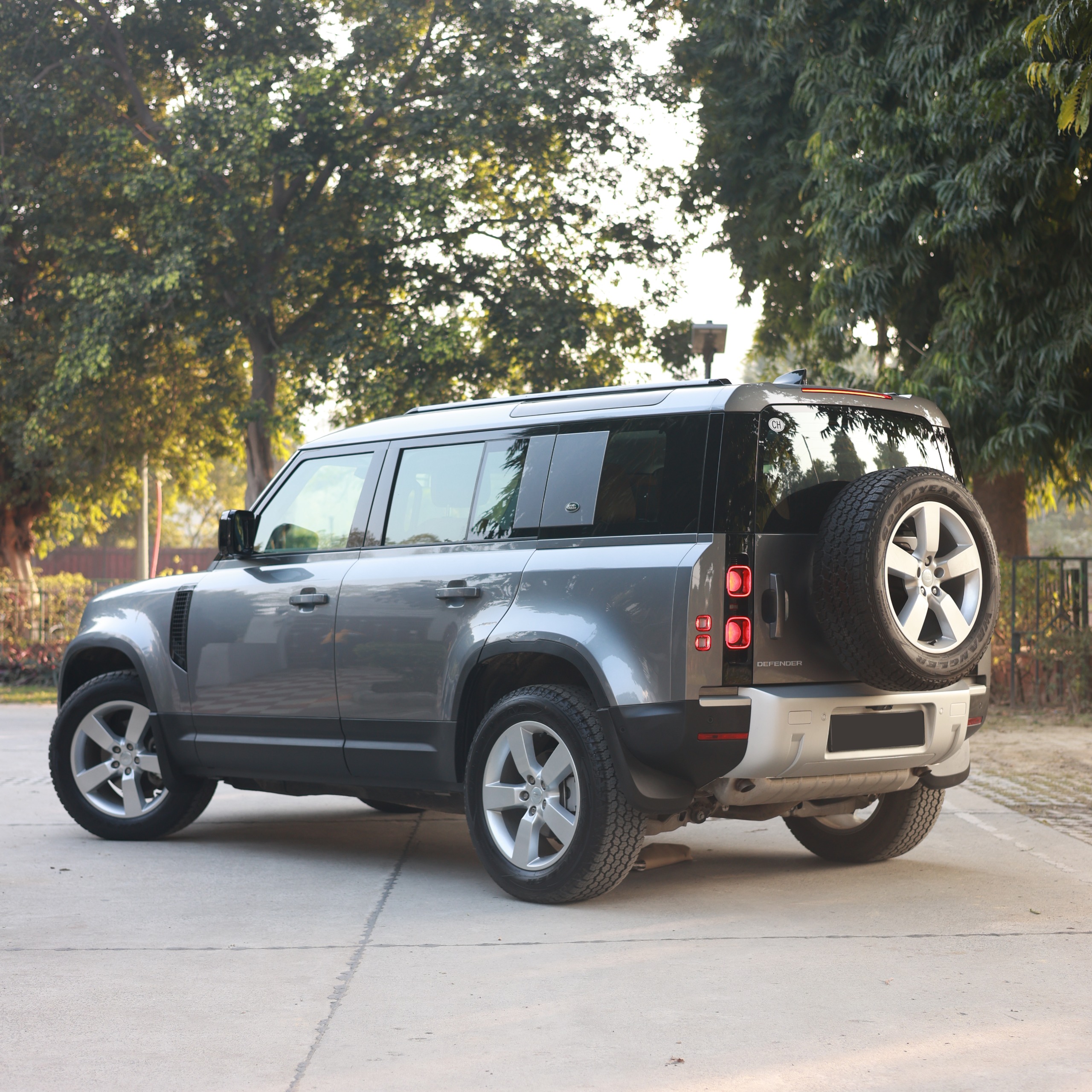 LAND ROVER DEFENDER 2.0 110PS HSE