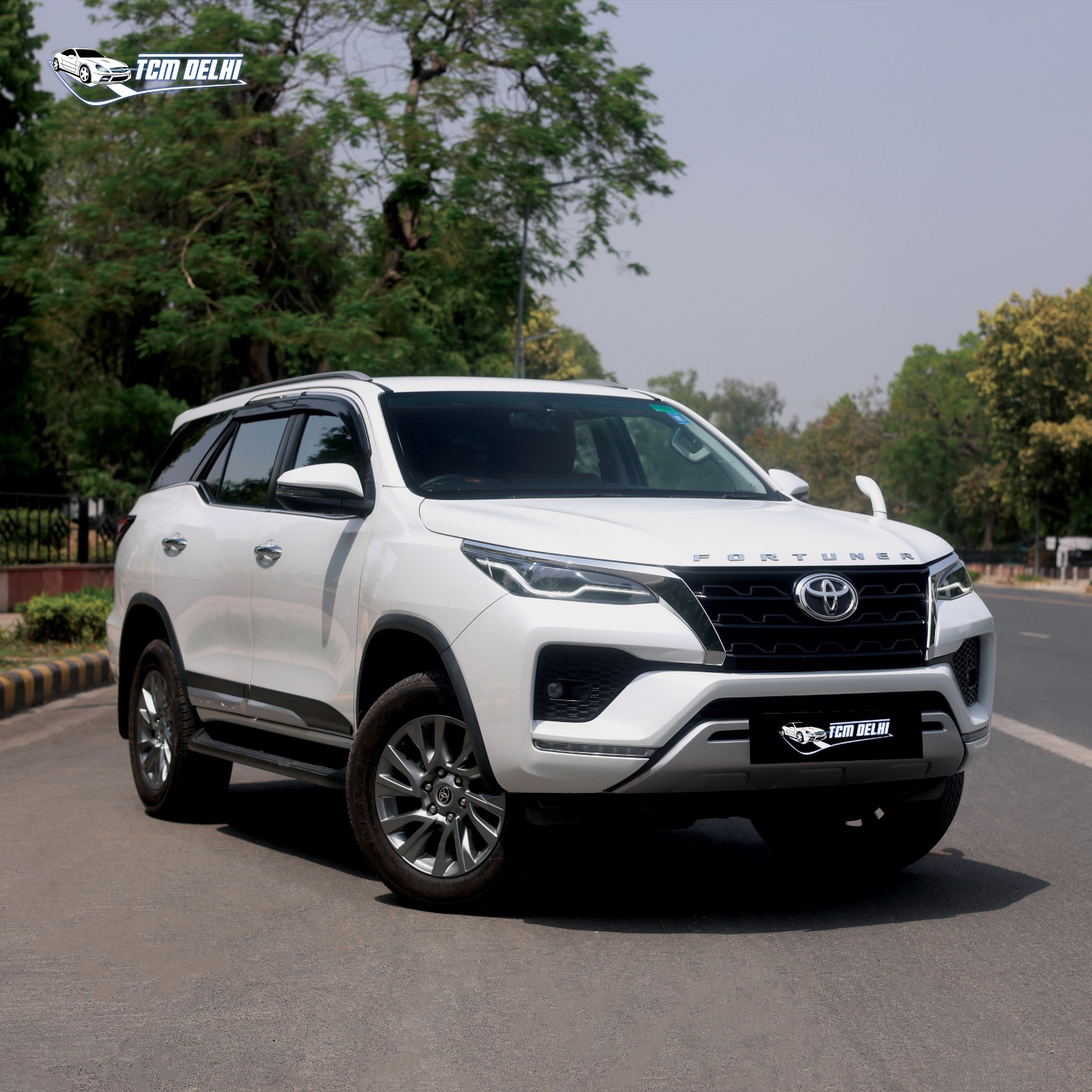 TOYOTA FORTUNER 4X4 AT
