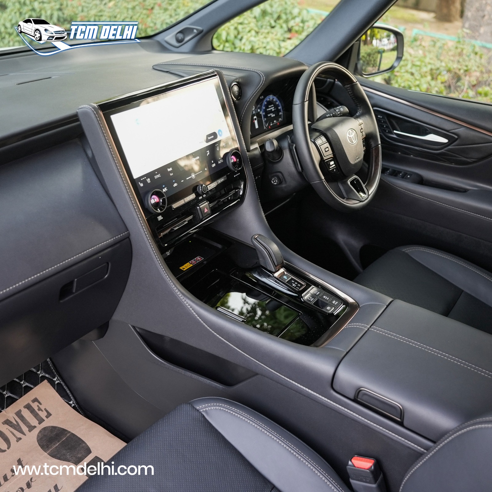 TOYOTA VELLFIRE HYBRID HI