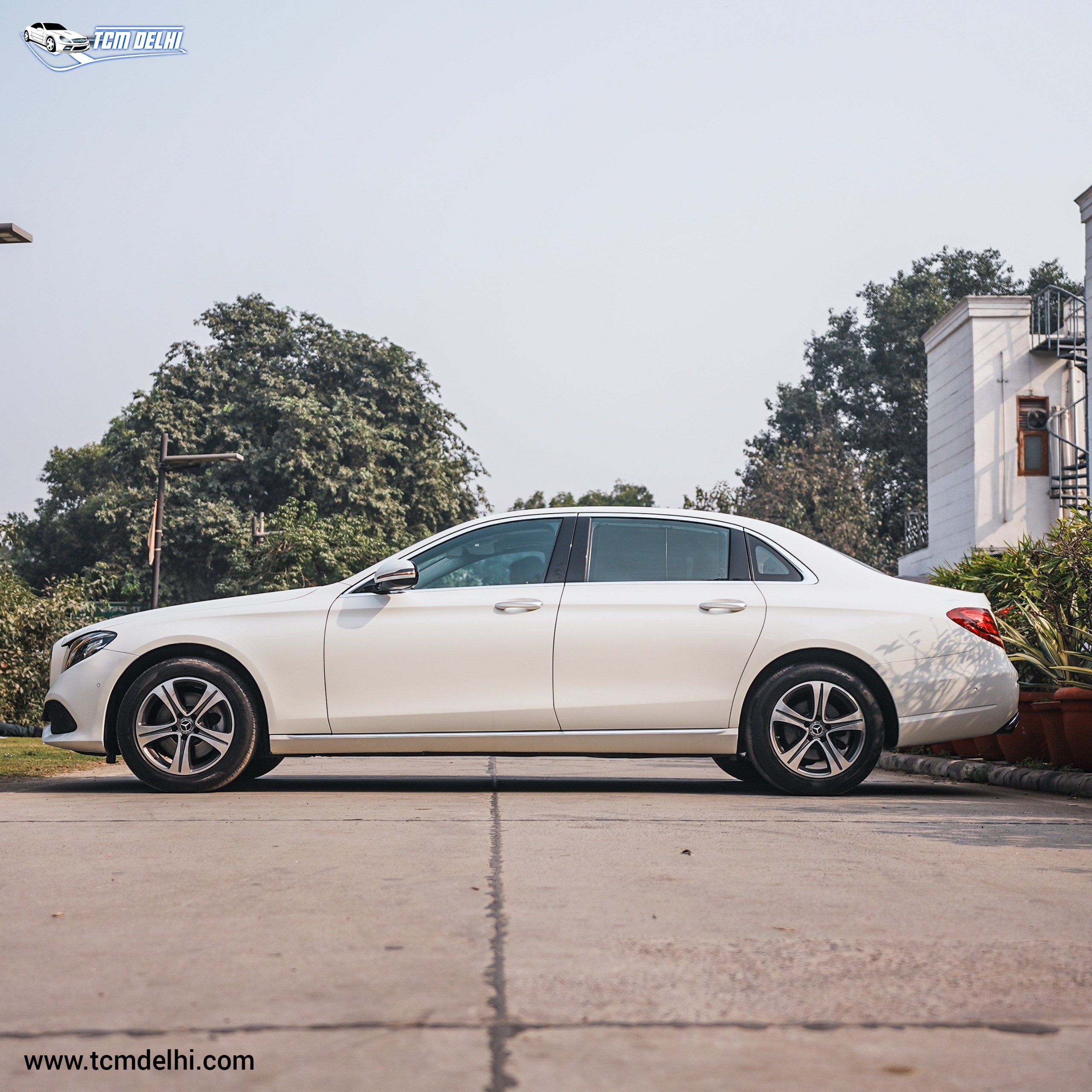MERCEDES BENZ E200