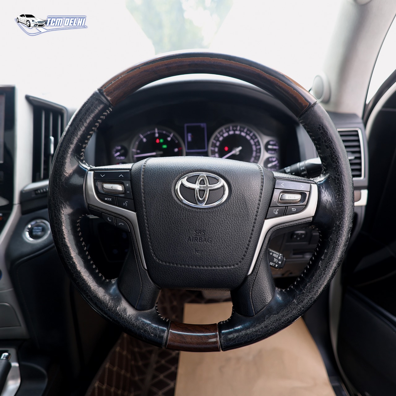 TOYOTA LAND CRUISER VX200