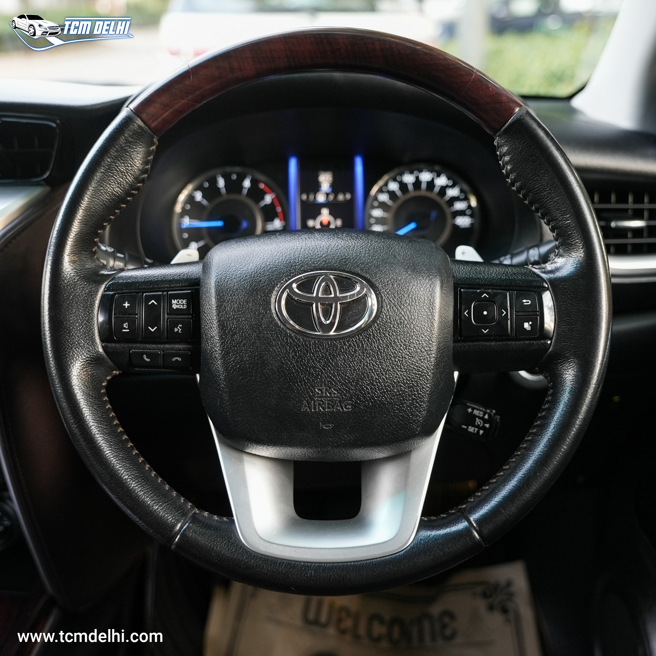 TOYOTA FORTUNER 4X4 AT
