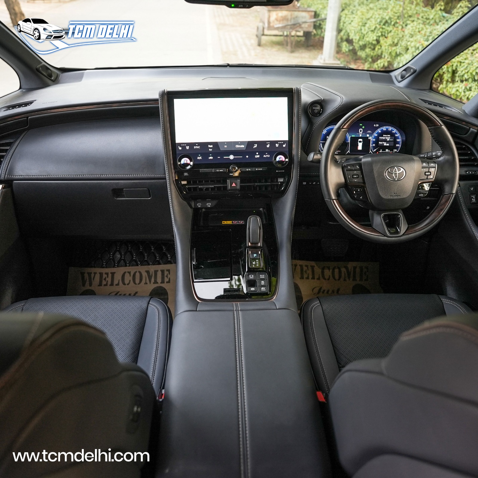 TOYOTA VELLFIRE HYBRID HI
