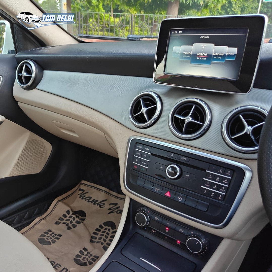 MERCEDES BENZ GLA200