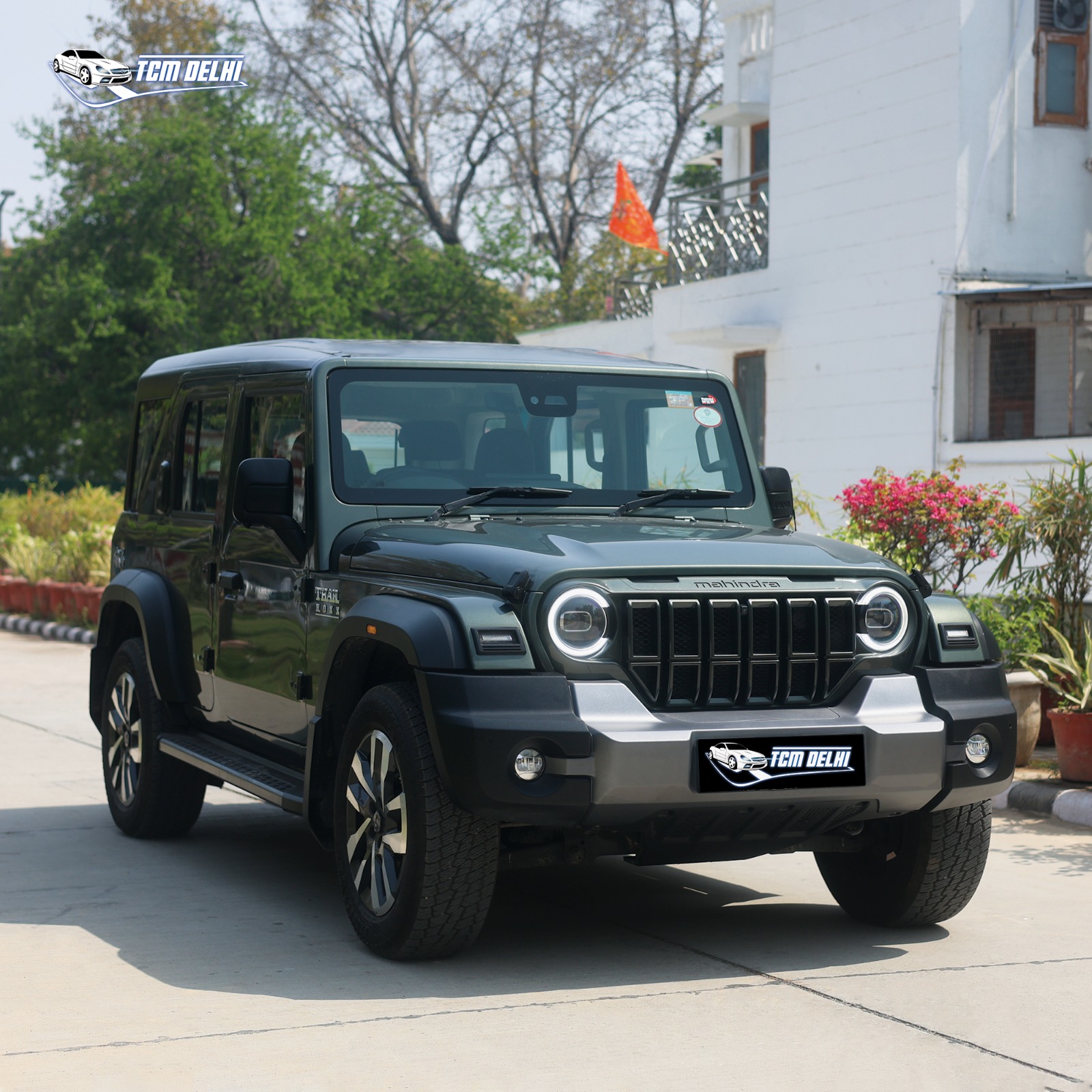 MAHINDRA THAR ROXX AXL AT