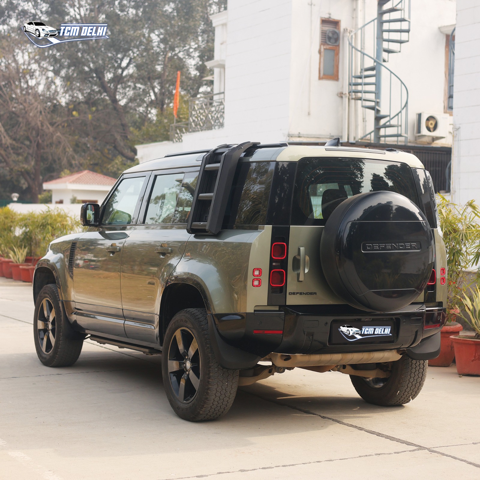 LAND ROVER DEFENDER 2.0 HSE 110PS