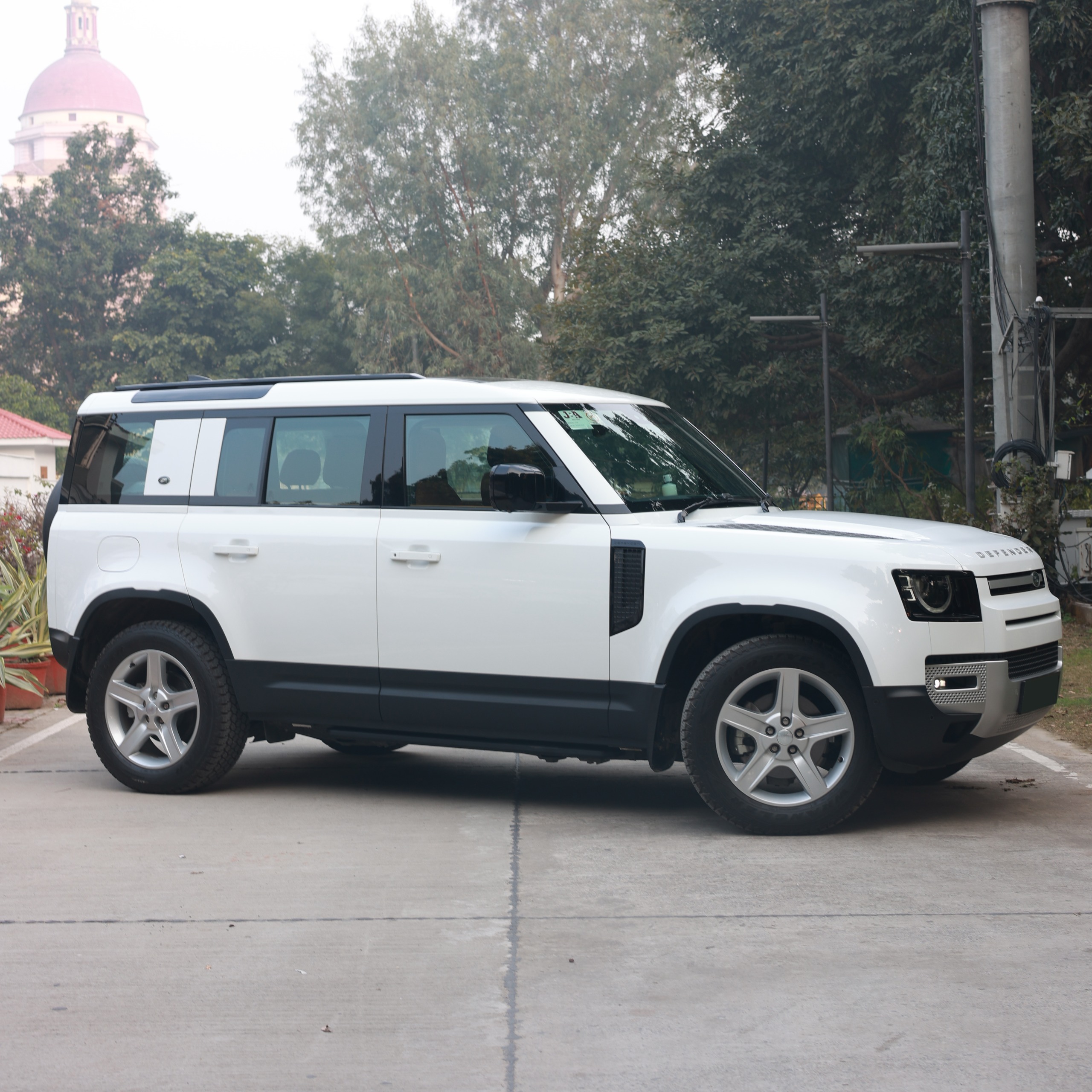 LAND ROVER DEFENDER 2.0 HSE 110PS