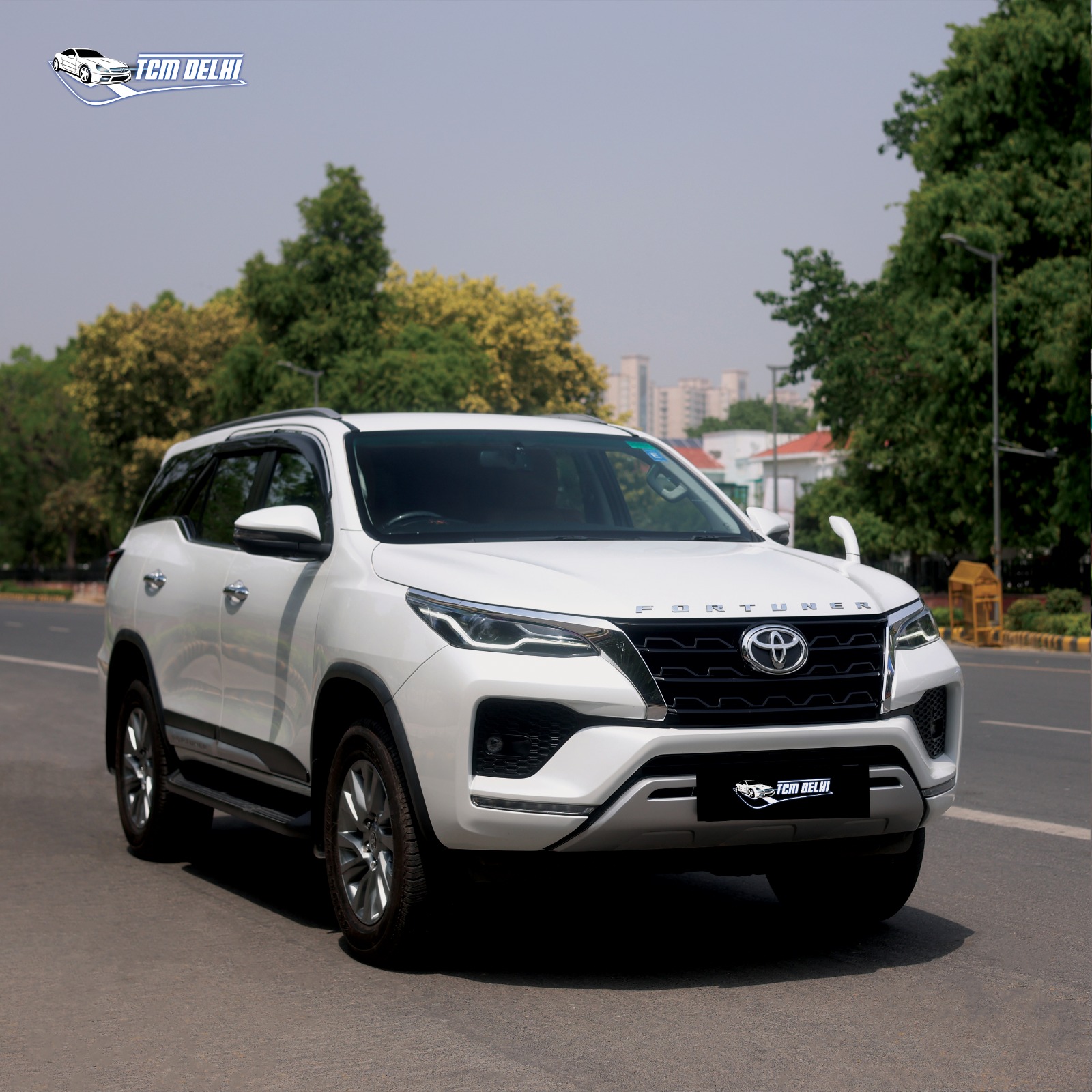 TOYOTA FORTUNER 4X4 AT