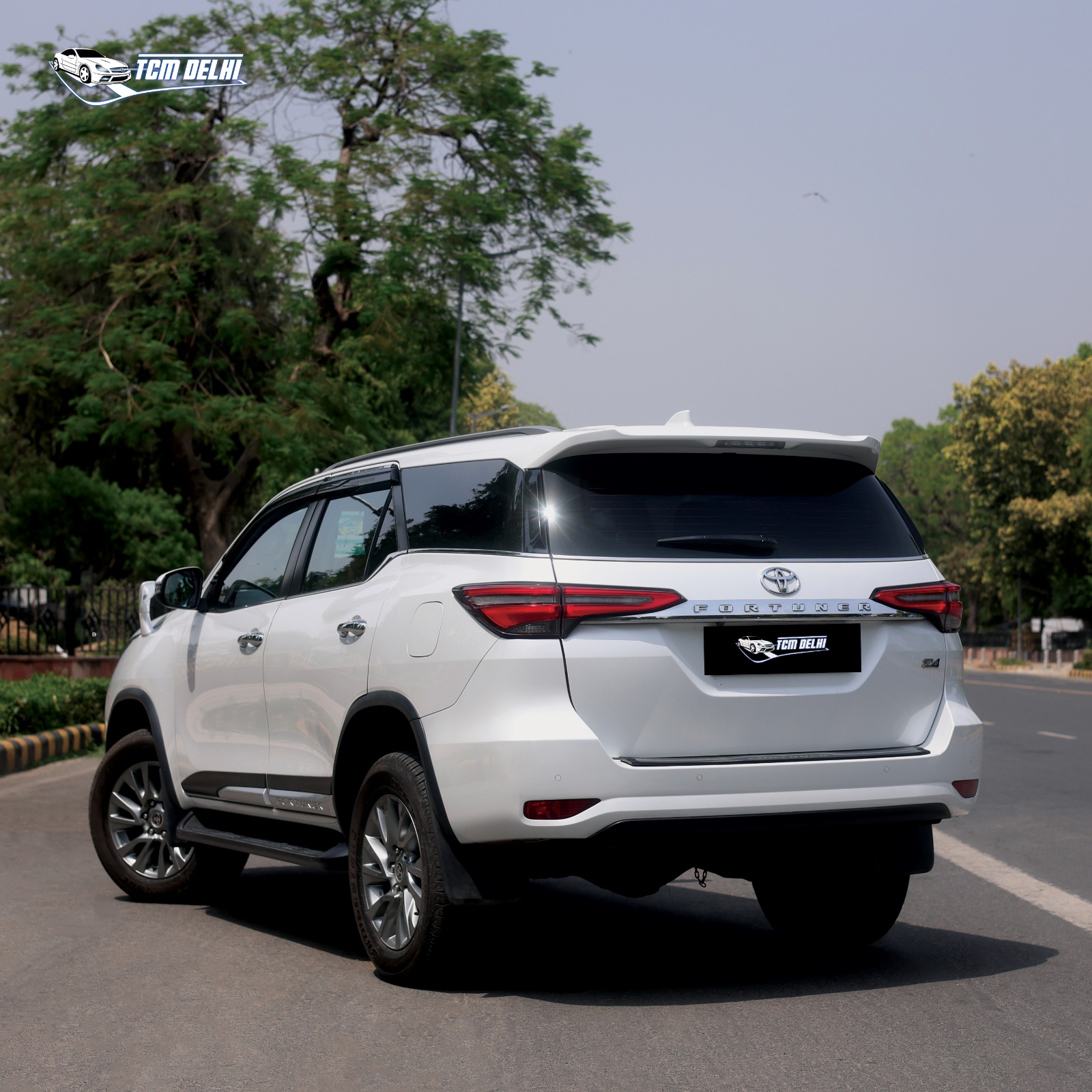 TOYOTA FORTUNER 4X4 AT