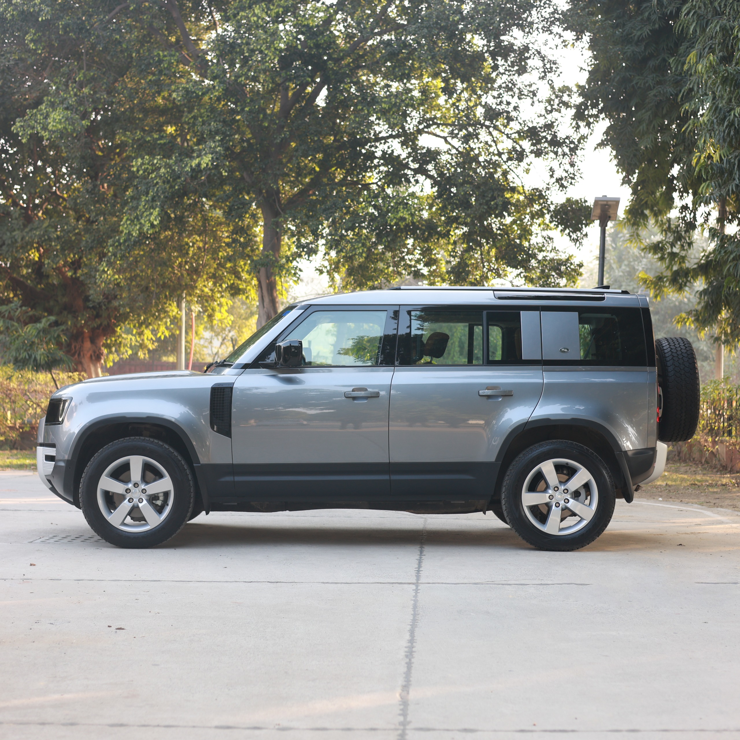LAND ROVER DEFENDER 2.0 110PS HSE